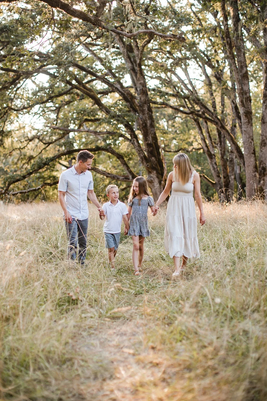 amandamegphotography.com | Eugene Oregon Family Photographer Amanda Meg Photography | Photo Sessions Families Maternity Newborn Photos  8 (4).jpg