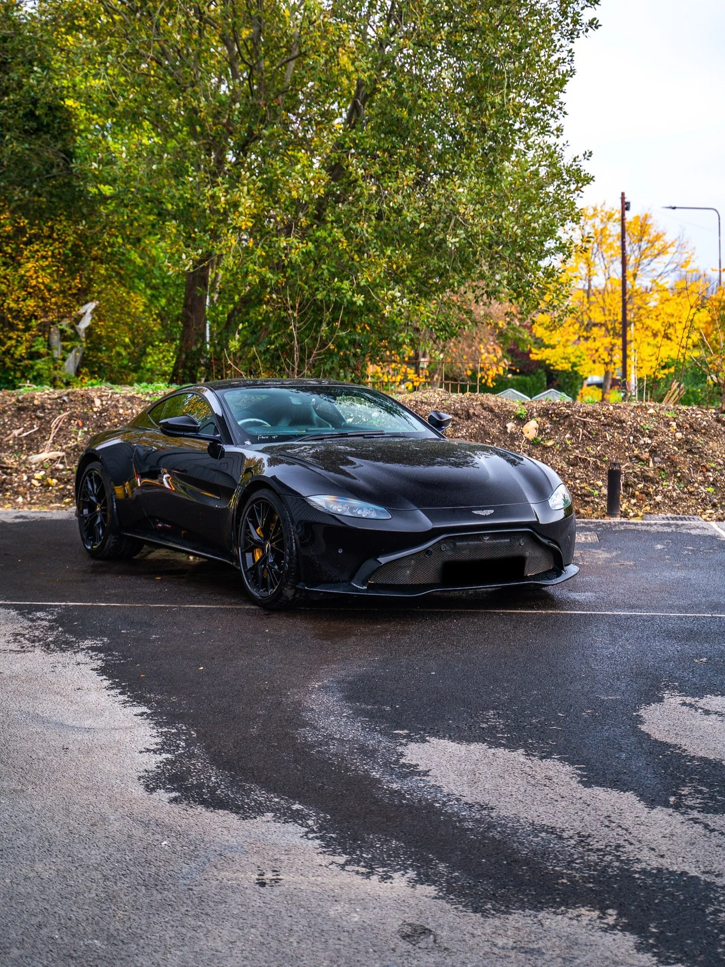 Aston Martin Vantage landing in stock very soon 👌

#astonmartinvantage #astonmartin