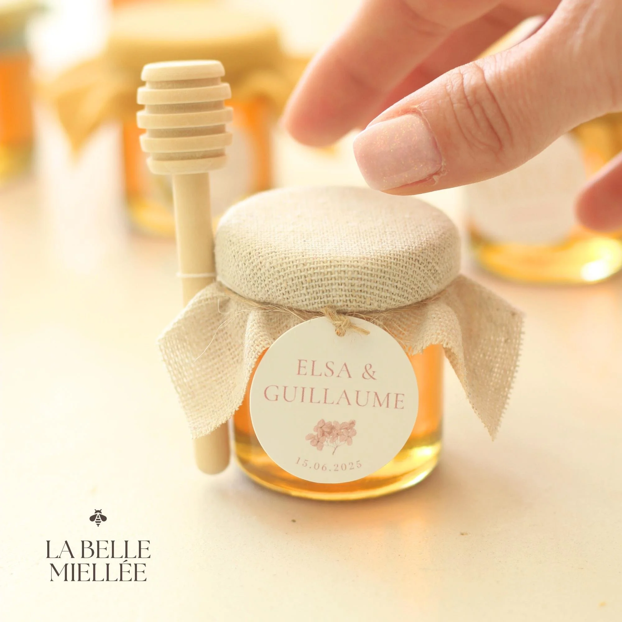Cadeau invité mariage - petit pot de miel personnalisé