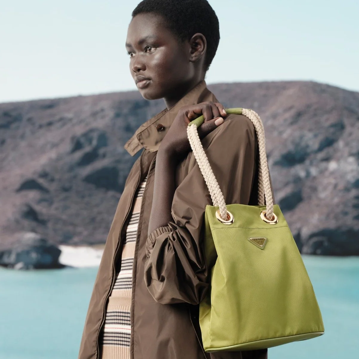Nylon bags. Once functional. Now fashionable.
Summer 2025&rsquo;s most wearable trend is light, sleek, and weirdly cool. 🖤
Here&rsquo;s how to style the revival of the &rsquo;90s classic &mdash; and why it actually makes sense again.

☂️ Water-resis
