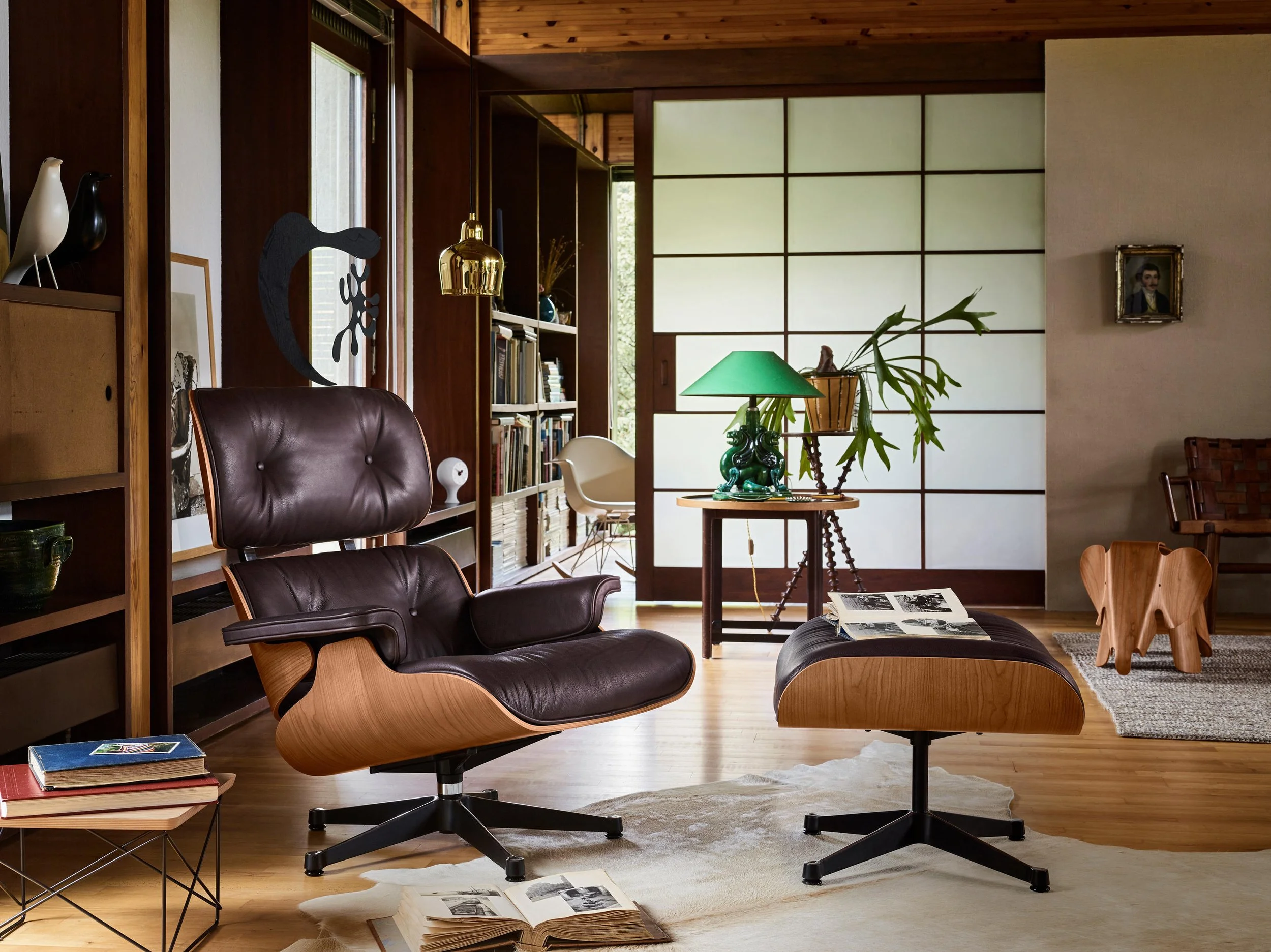 アート・デザイン・音楽 CHARLES EAMES FURNITURE Charles Ray Eames Lounge Chair – MoMA Design Store