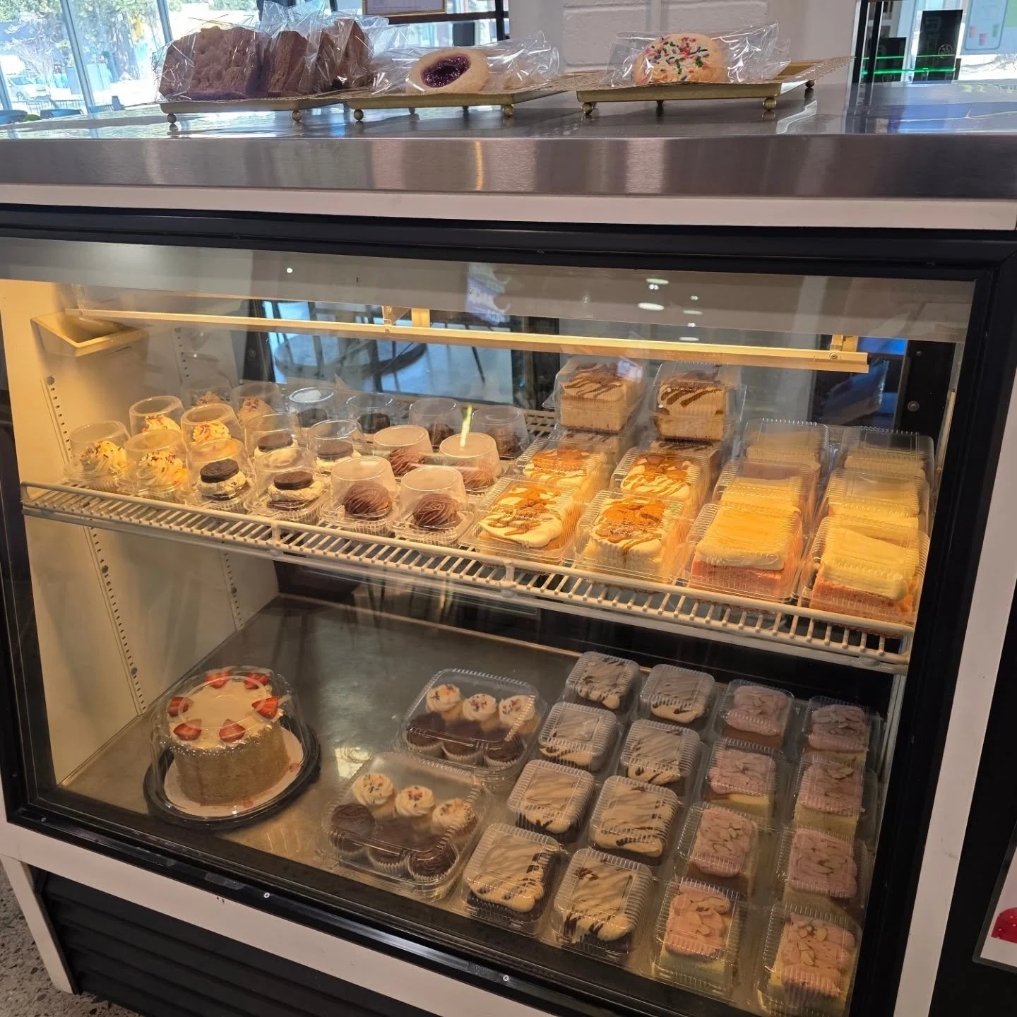 Come on down to @cascadekitchens and get your sweet fix! 😁🥰