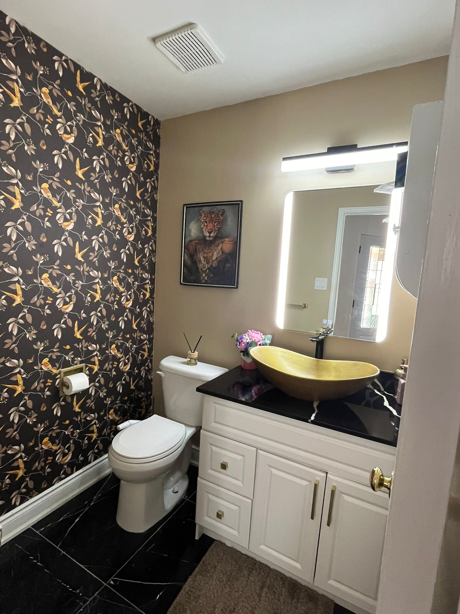 Powder Room, Canada
