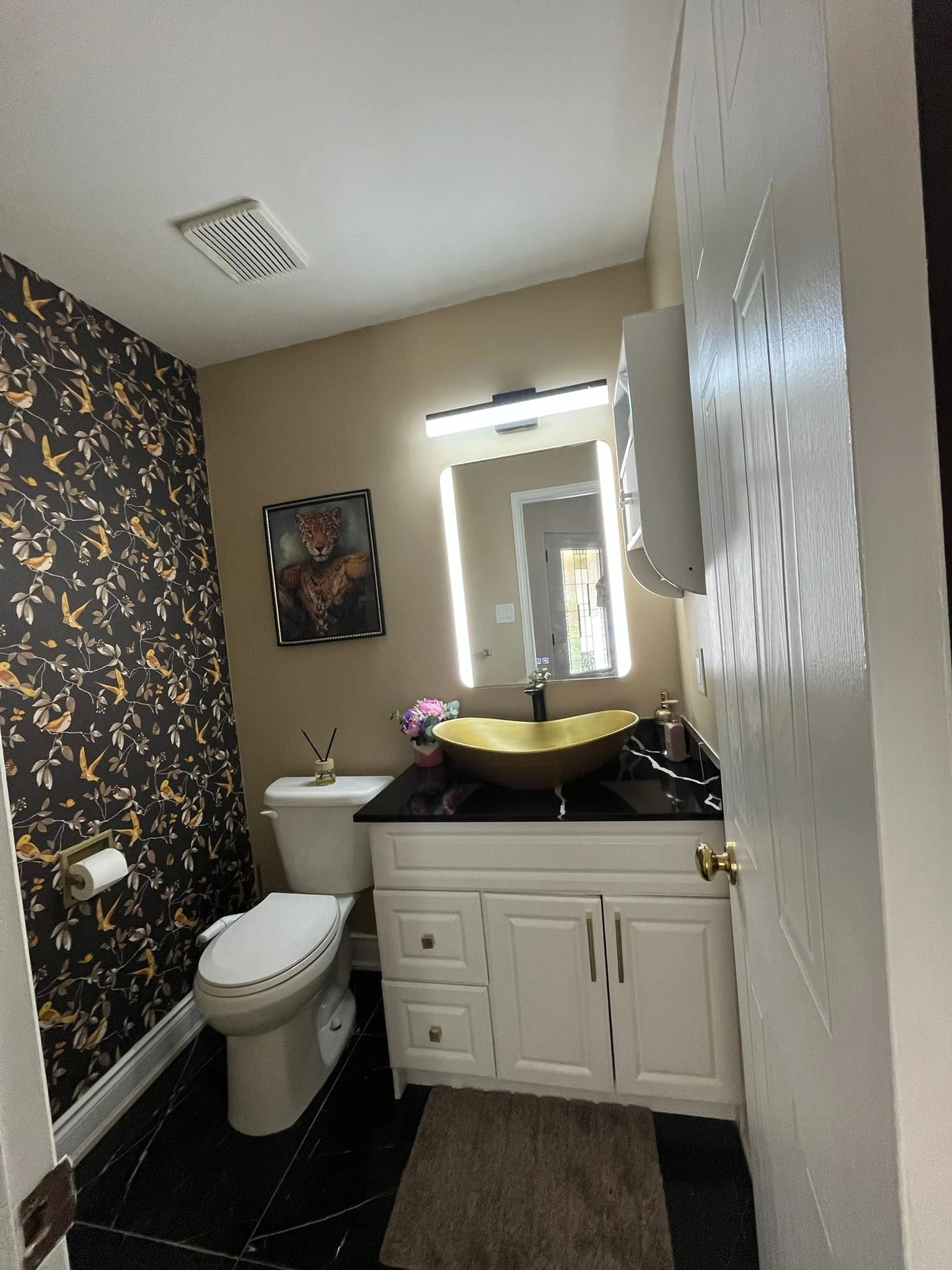 Powder Room, Canada