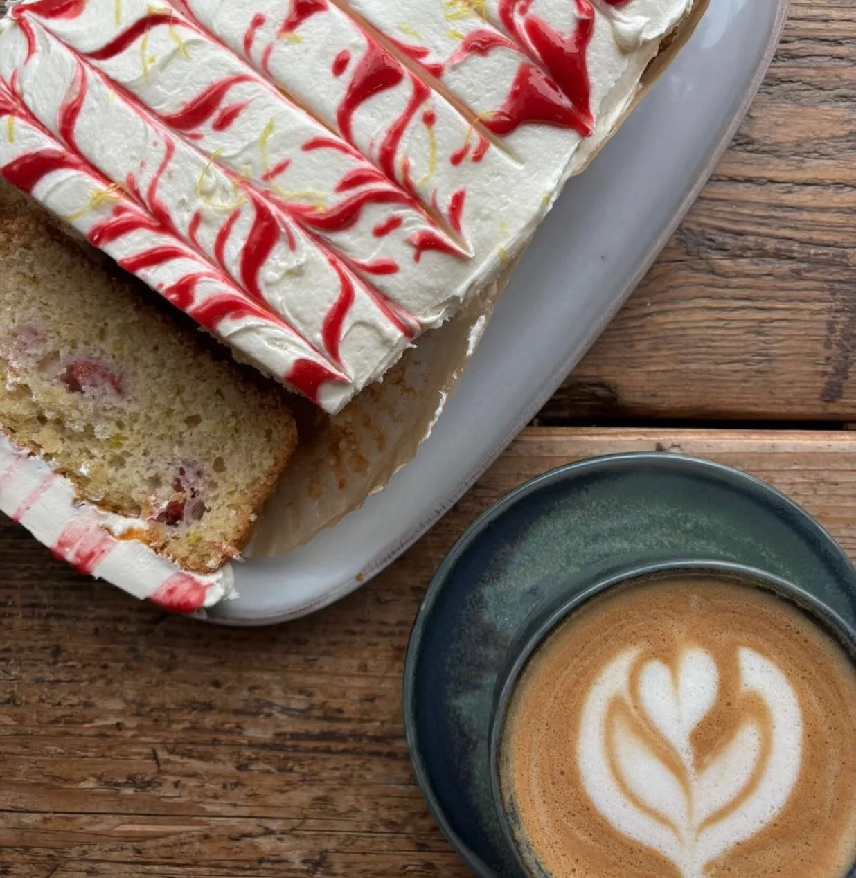 Treat yourself to cake and coffee @kitchen91monkseaton ☕️🍰🤍

Oat Flat White and @annie_thekitchenwitch Vegan Lemon and Raspberry Loaf😋

Open 8-4 today✨