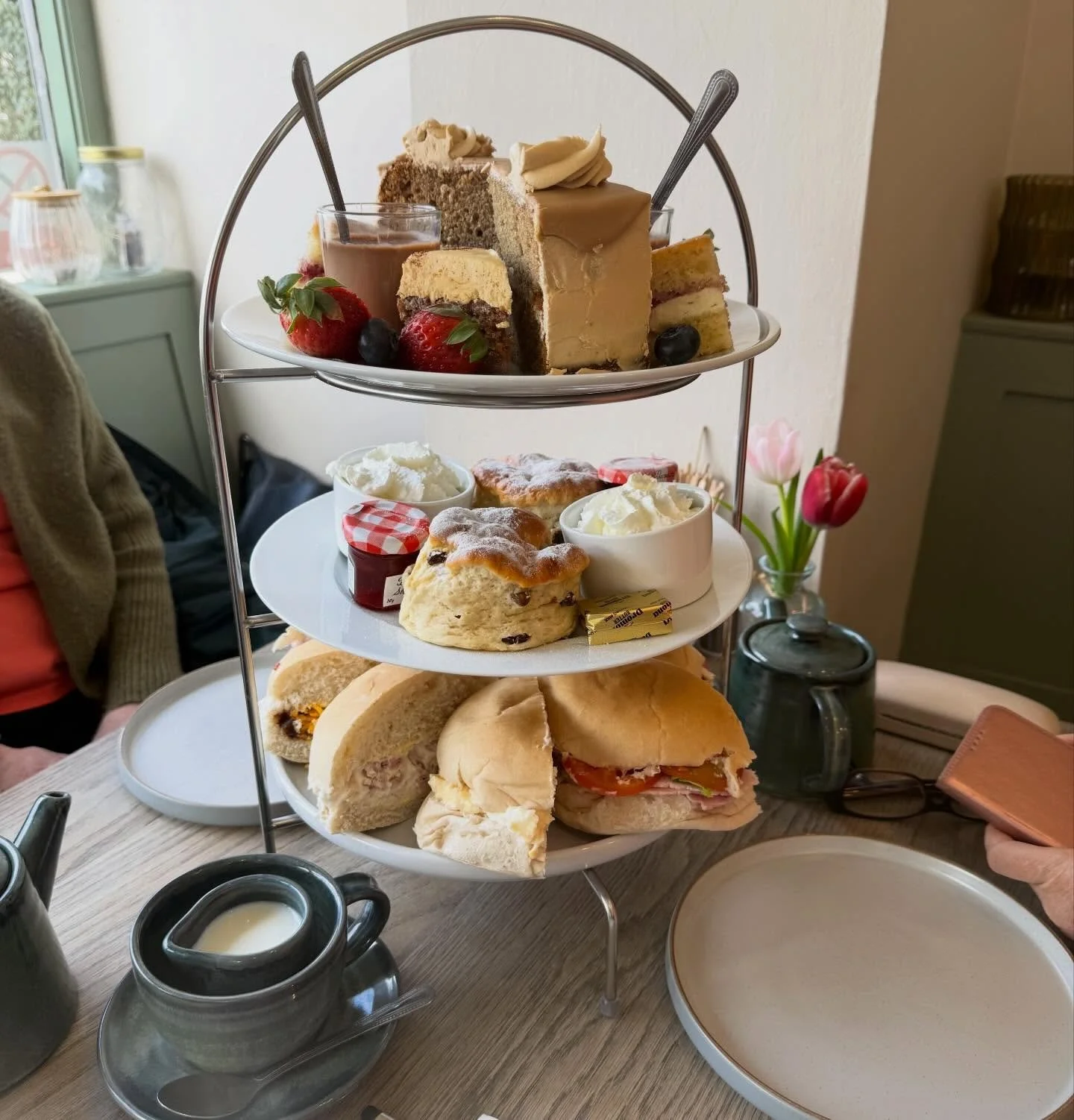 Afternoon tea @kitchen91monkseaton 🍰🫖🥪✨🤍

48 hours notice required for bookings! VG/GF available upon request🩵

#newcastlefoodies #kitchen91 #afternoontea