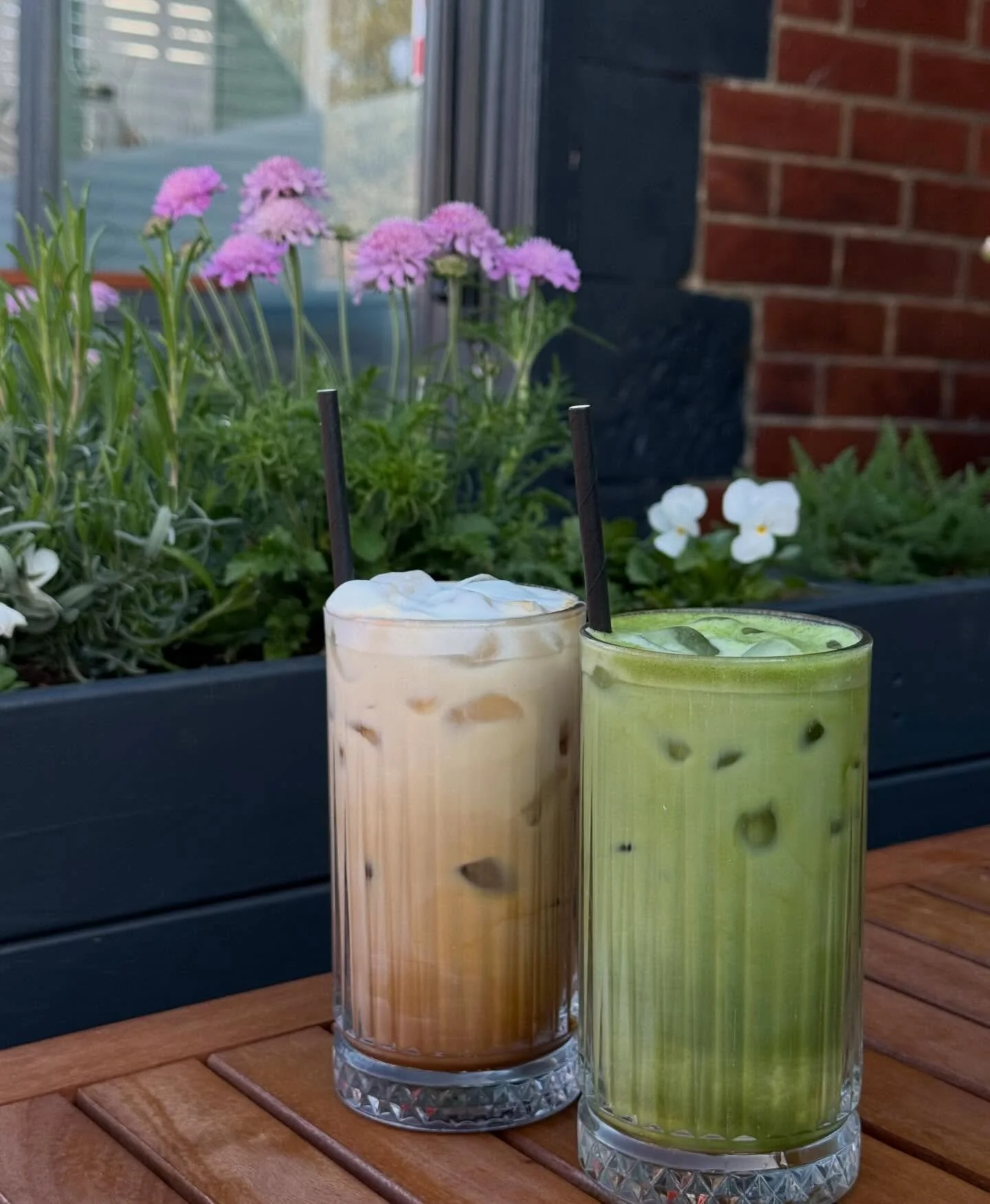 Coffee &amp; matcha dates in the sun☕️🍵☀️🤍 

Pop along to try our NEW Brown Sugar syrup🤎 

#newcastlefoodies #kitchen91 #whitleybay