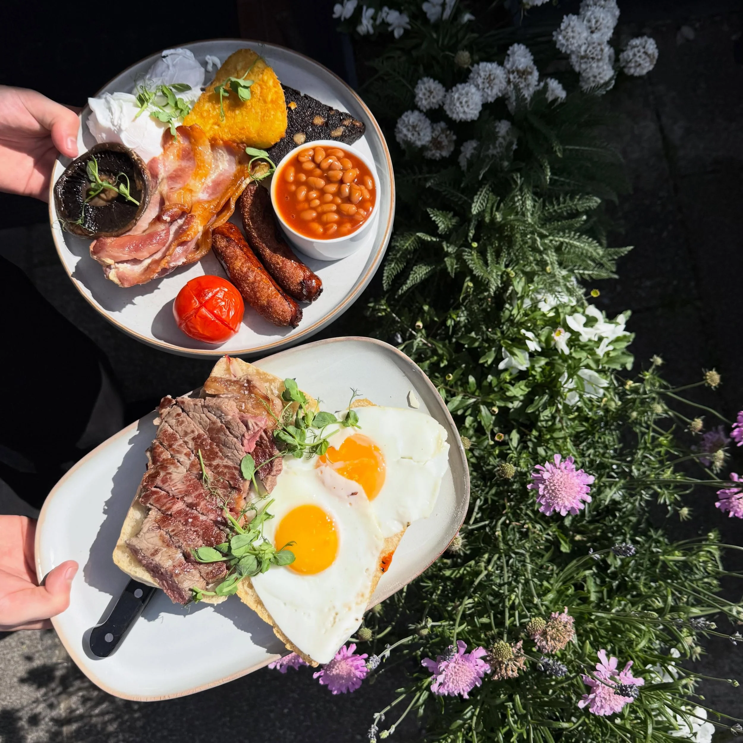 Monday Brunching🥓🍳🍄&zwj;🟫🍞🍅 

Served until 12pm every day🌟🌟🌟 

#newcastlefoodies #kitchen91 #whitleybay