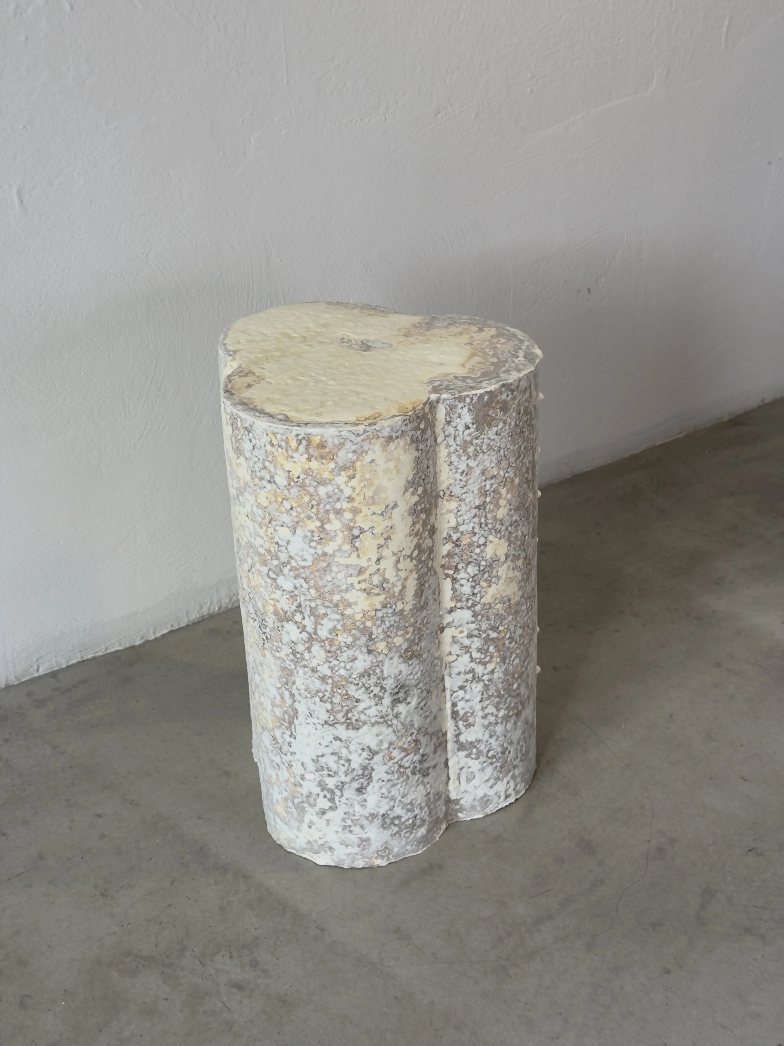 STOOL 3 Ansicht — RUND Biomodular Design.jpeg