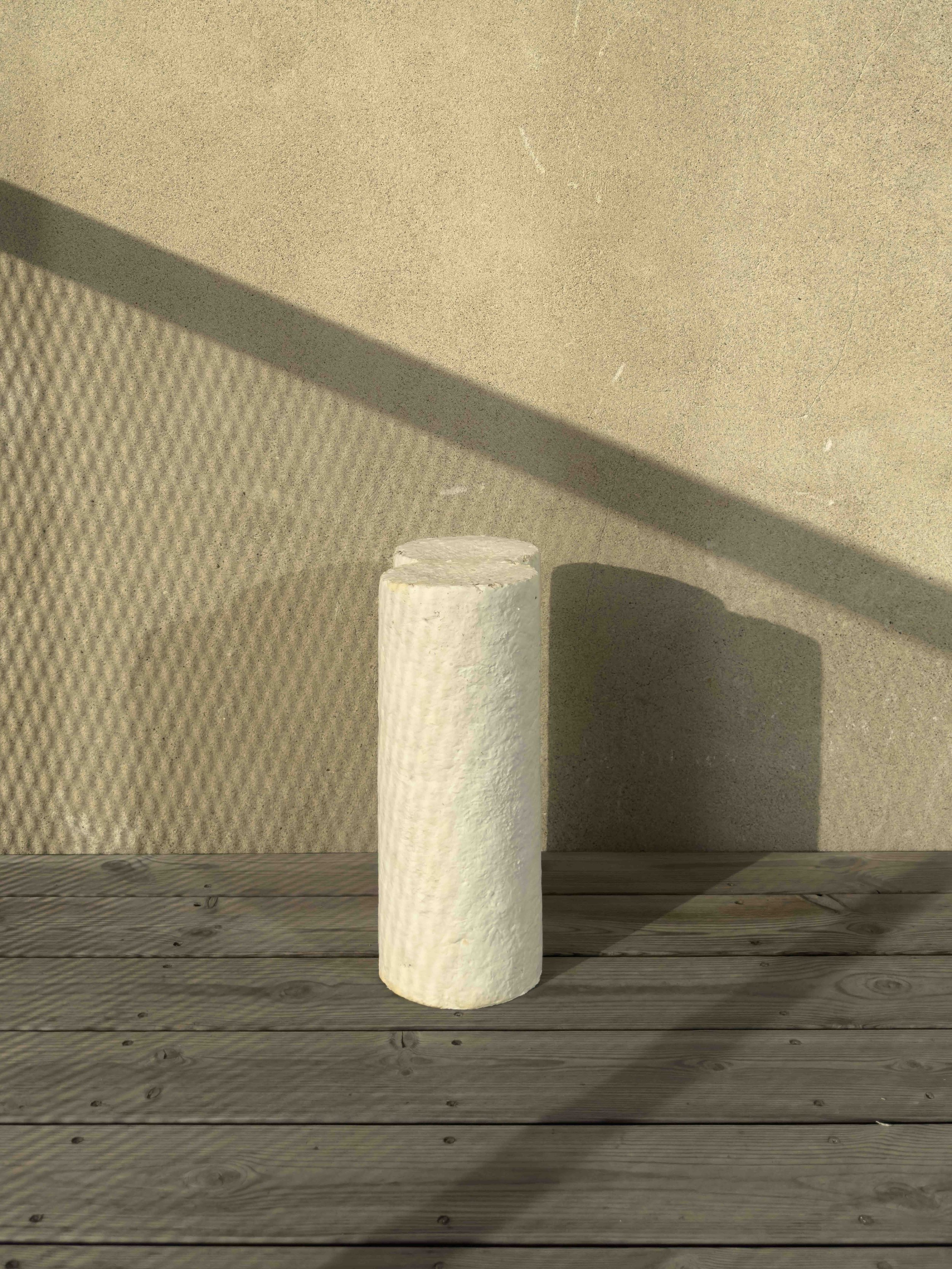RUND Biomodular Design_STOOL 2_mycelium_fungi furniture_3.jpeg