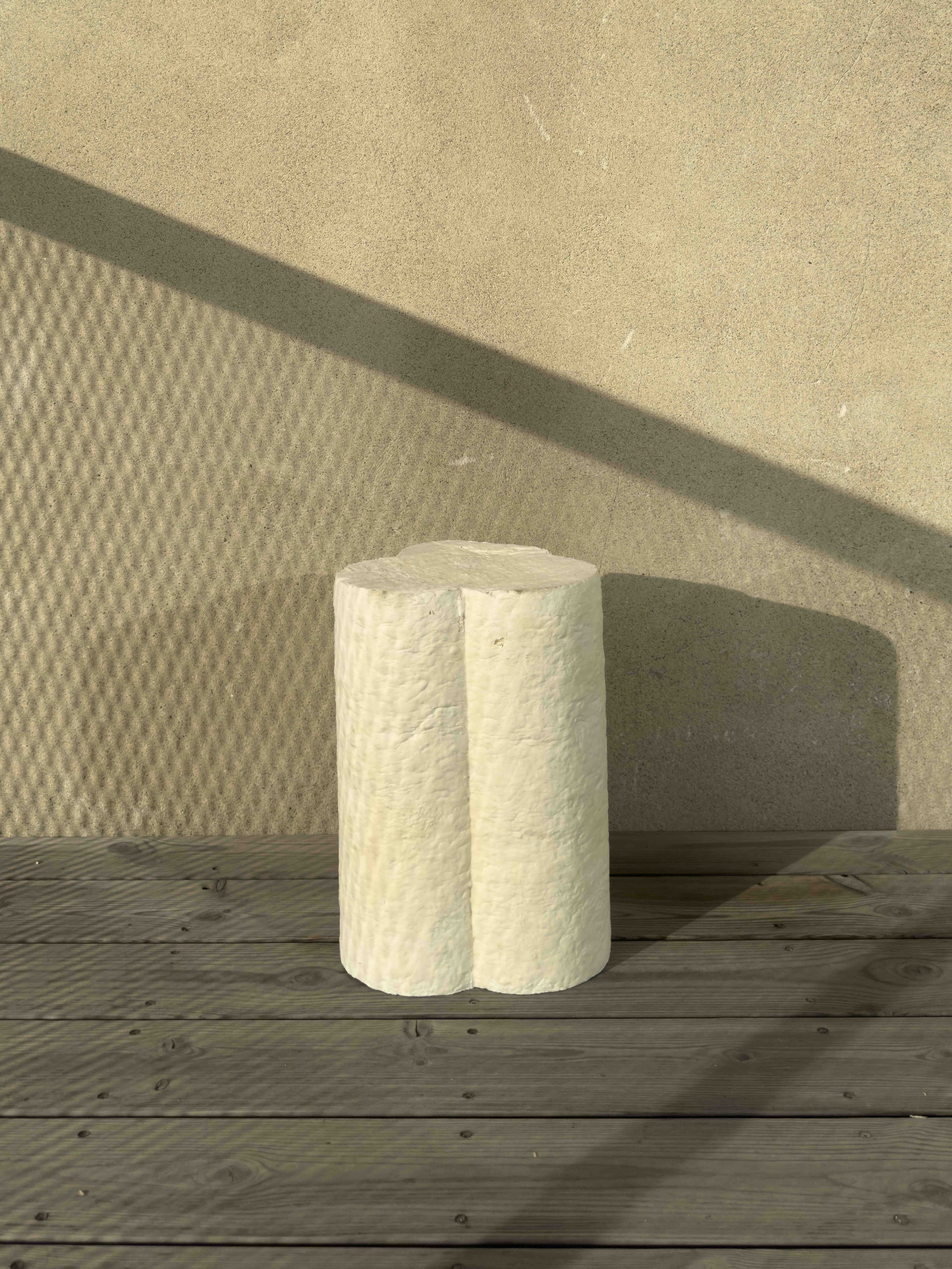 RUND Biomodular Design_STOOL 3_mycelium_fungi furniture_2.jpeg