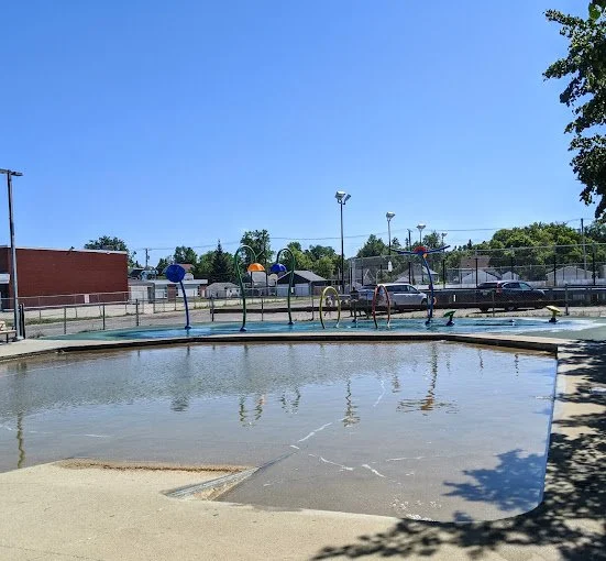 wading pool and splash pad.jpeg