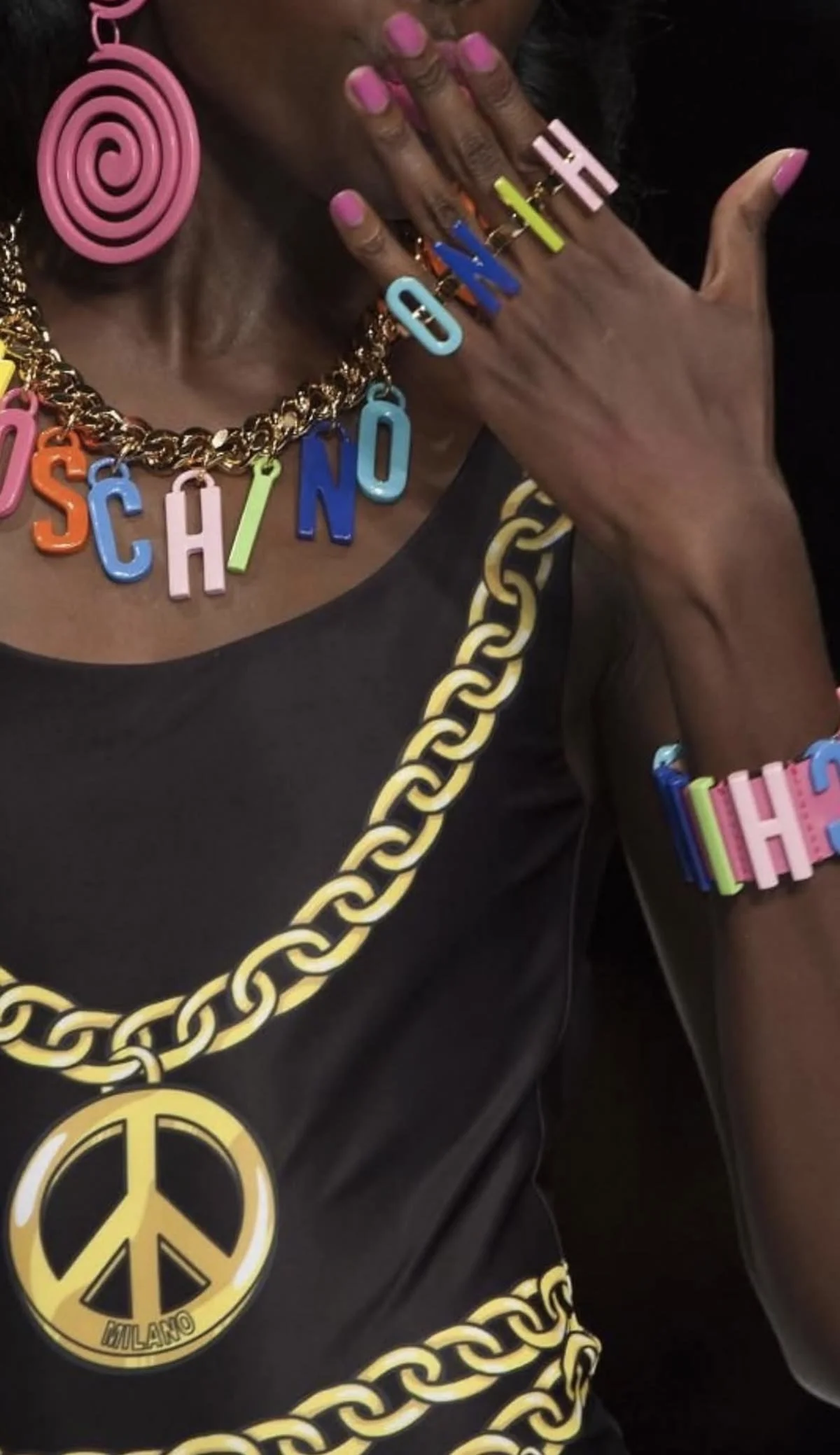 moschino_2015_2.jpg