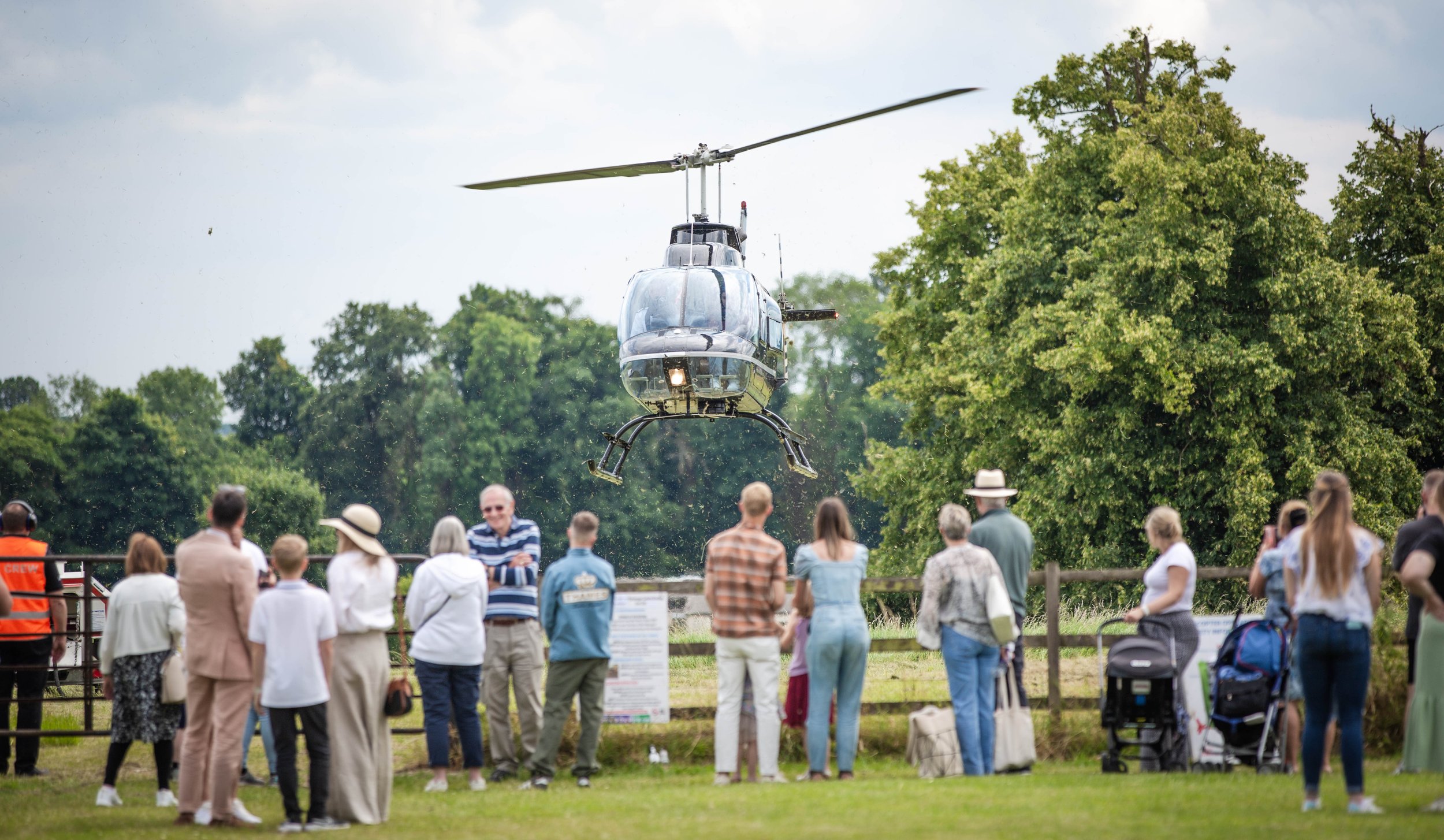 Hartham park helicopter landing.jpg