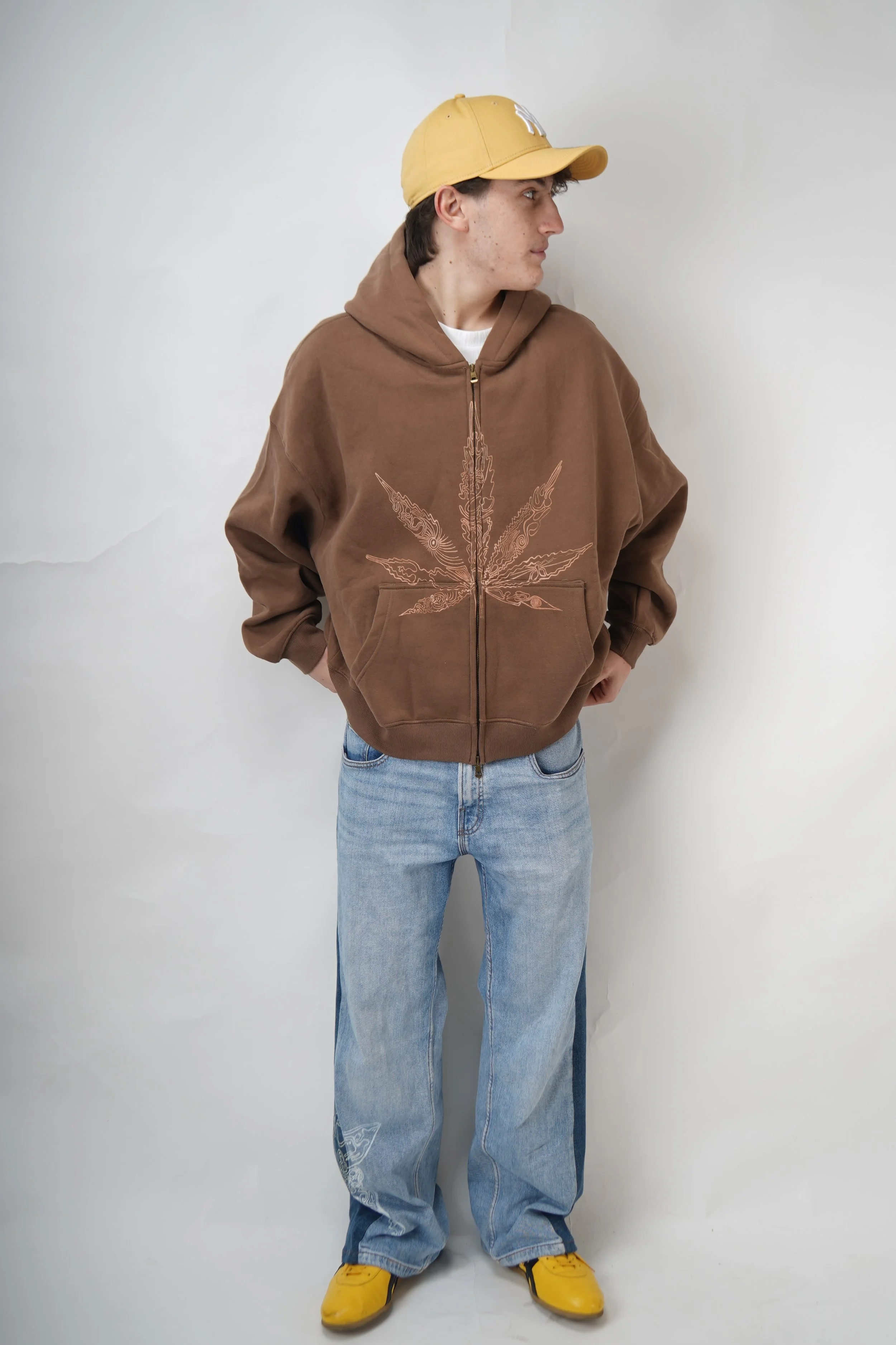 ERGNIGNI ZIP-UP HOODIE