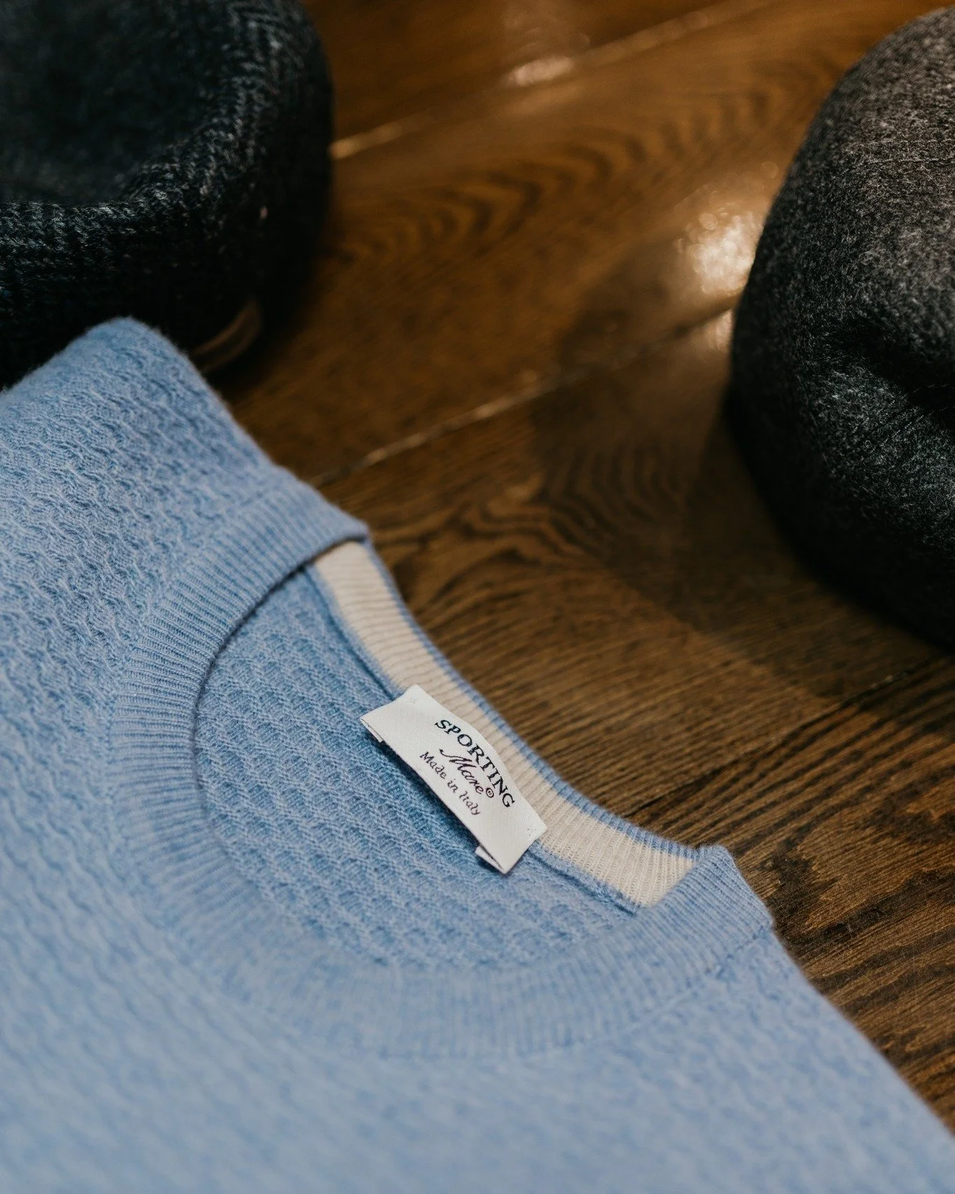 Sporting Mare 🐎
A wool&ndash;cashmere blend sweater, hand-stitched for comfort, warmth, and timeless style.
Soft on the skin, refined in detail &mdash; this is elevated knitwear made to be worn, not just owned.