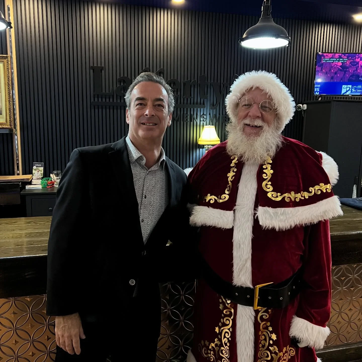 A special early visitor in store 🎅 !