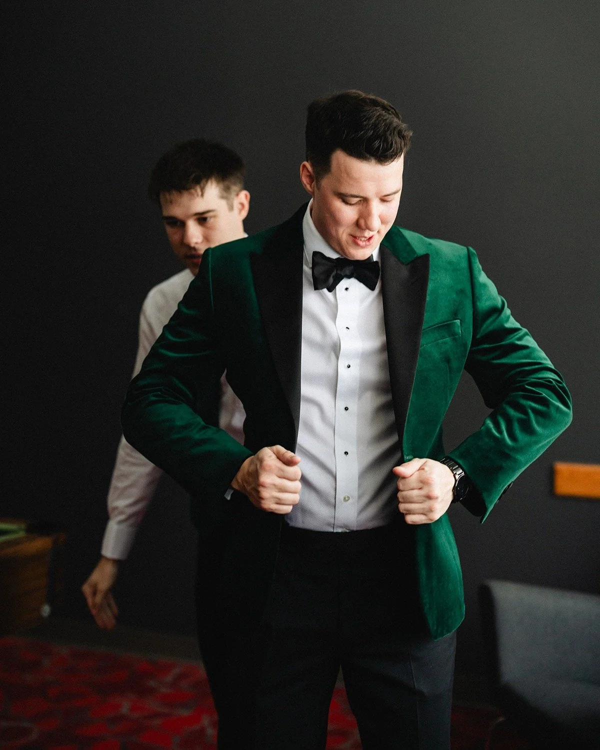 For a New Year&rsquo;s Eve wedding at The Cape &mdash; with a fresh skiff of snow on the ground &mdash; this groom chose deep green crushed velvet: rich under the lights, unforgettable in photos, and timeless in the moment.

Every detail mattered:
&b