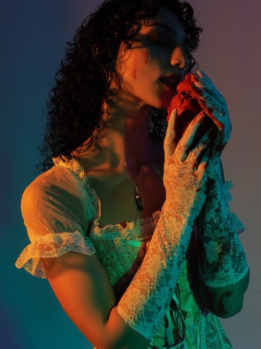 all I want for Valentine&rsquo;s Day.. your heart 🫀😏 // @soyuz11 

💥 Upcoming Travel Dates 💥
Vegas/WPPI 📍 March 1-5
ATX 📍March 19-22
DC 📍March 27-29
💥Now booking for local DFW shoots💥