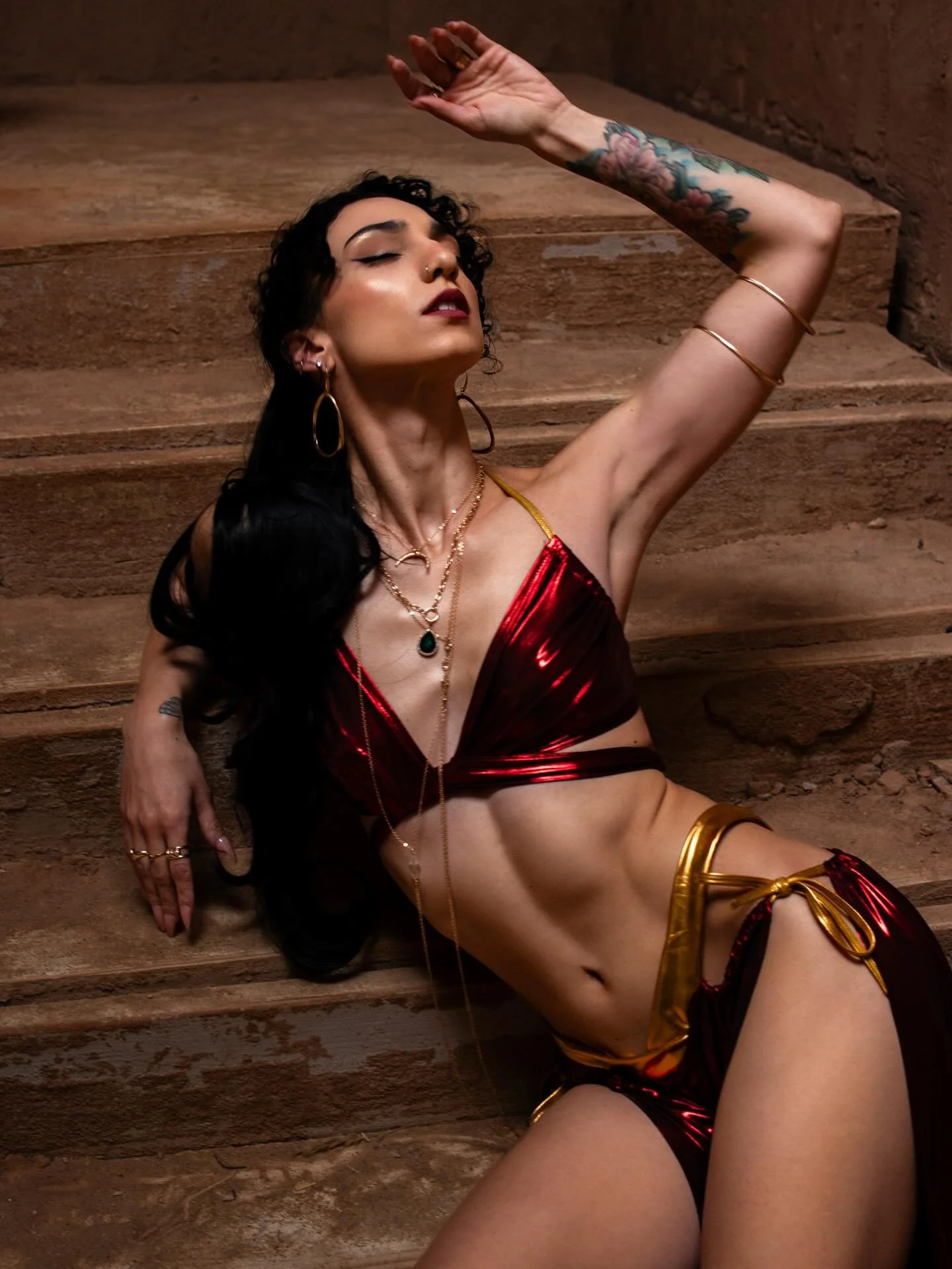 in honor of @creators.after.dark happening this weekend- here&rsquo;s my Red Jasmine cosplay shot by @thejrmaesthetic ❤️

💥 Upcoming Travel Dates 💥
NYC/NJ 📍 April 24-28
LA 📍 May 8-12 
DEN/Colorado Springs 📍 May 22-24
💥Now booking for local DFW 