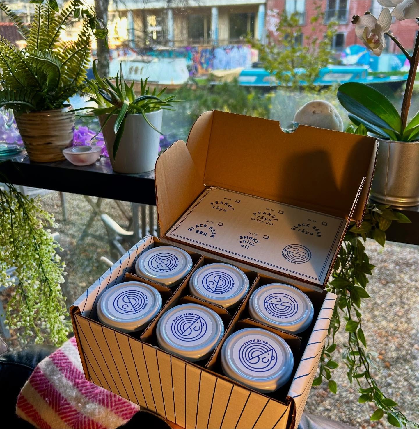 @whitemausu kindly sent me lots of my favourite chilli oils and I&rsquo;m gonna do a give away as my fridge is already stocked full of em!!! Like and tag a friend to enter. Each new tag is a new entry (make sure ur following to hehe). Box is worth ar