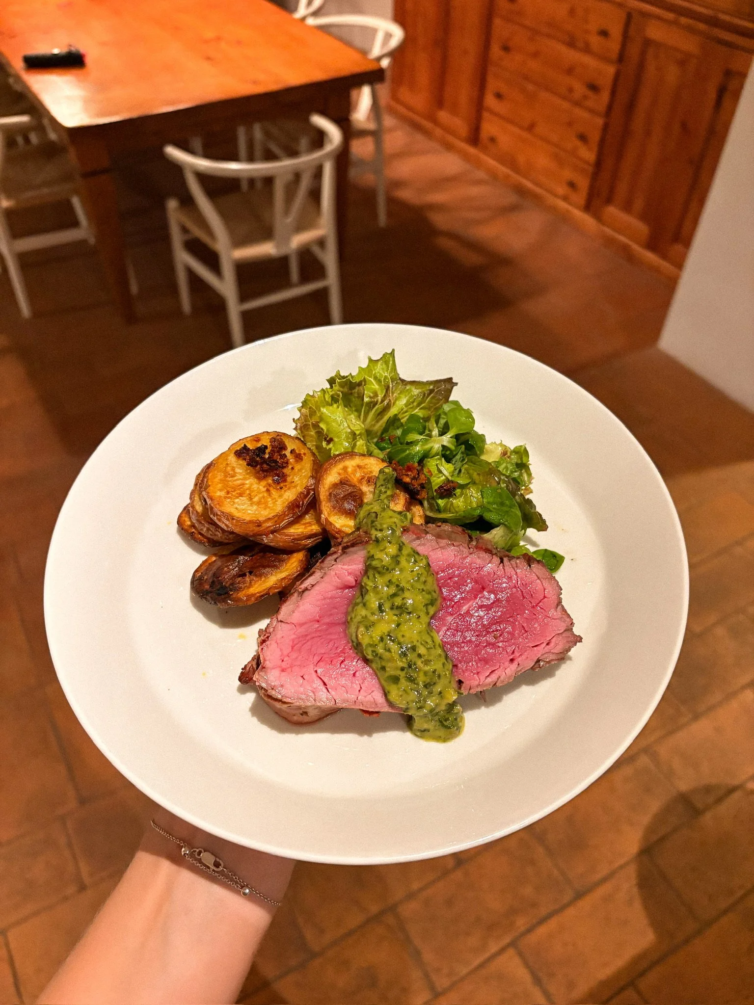 holiday catering, peaches, burrata, catering, pesto