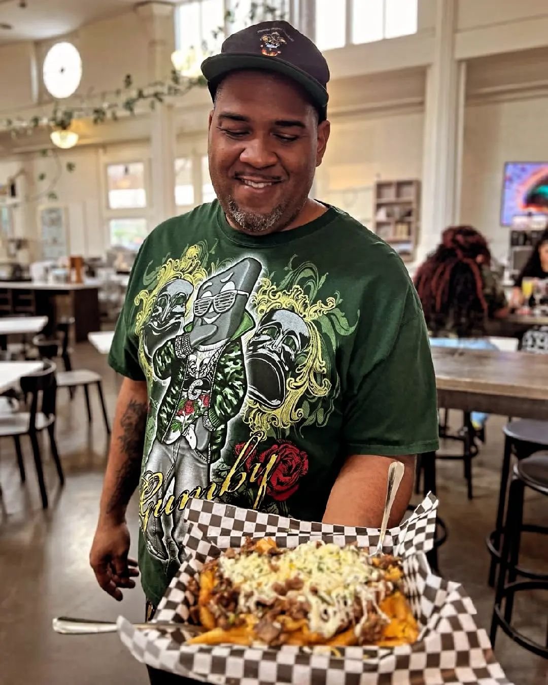 Chef Nat with @familycajunkitchen_3brothers with his new loaded French fries the &quot;Philly Cheese Dip Sticks&quot;. Their stall is a &quot;3 Brother's Burger Pit Stop&quot; everything is automobile themed. Get it? Dip Sticks = French fries. 

#mee