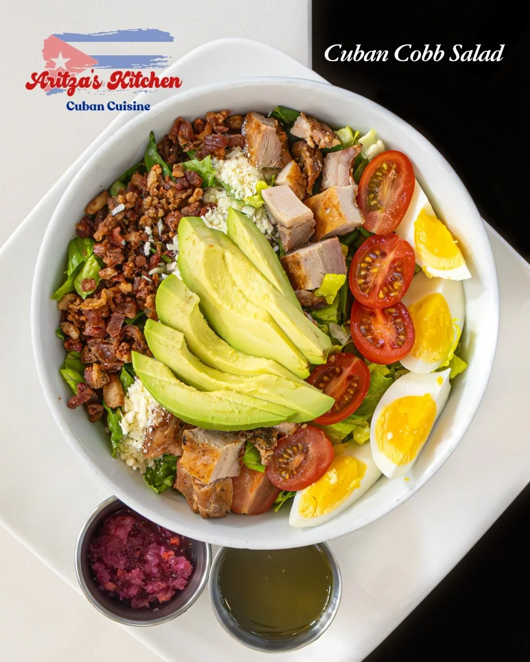 See what&rsquo;s in the perfect salad for your lunch ➡️

Give your belly a refresh post-Thanksgiving with diverse cuisine at the market! 

#strochmarket #meetmeatstroch #neworleans