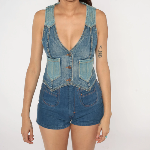 Blusas y Camisetas / Blouses and T-Shirts 18