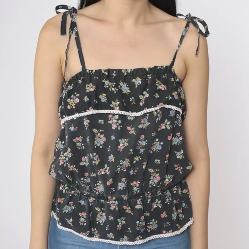 Blusas y Camisetas / Blouses and T-Shirts 34