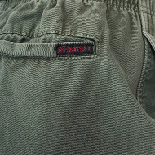 Prendas y Vestimenta de Hombre 8