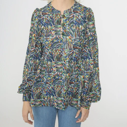 Blusas y Camisetas / Blouses and T-Shirts 41