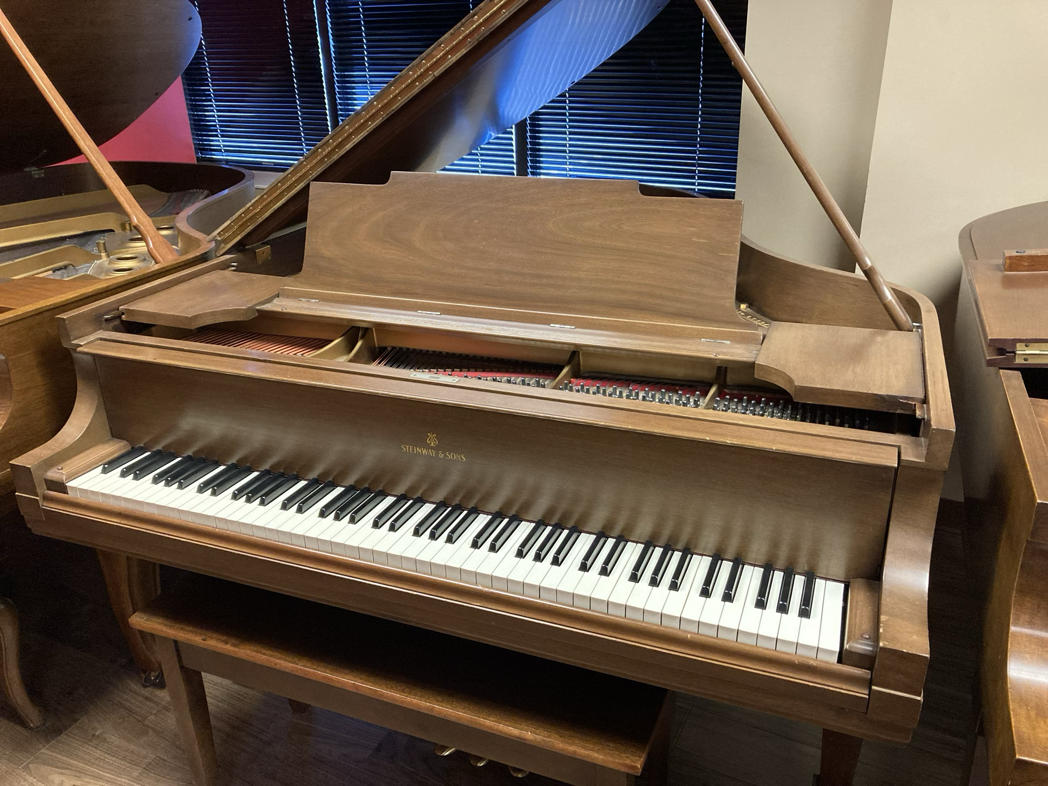 Steinway Baby Grand Piano, Model M, 5’7” +++ SOLD +++