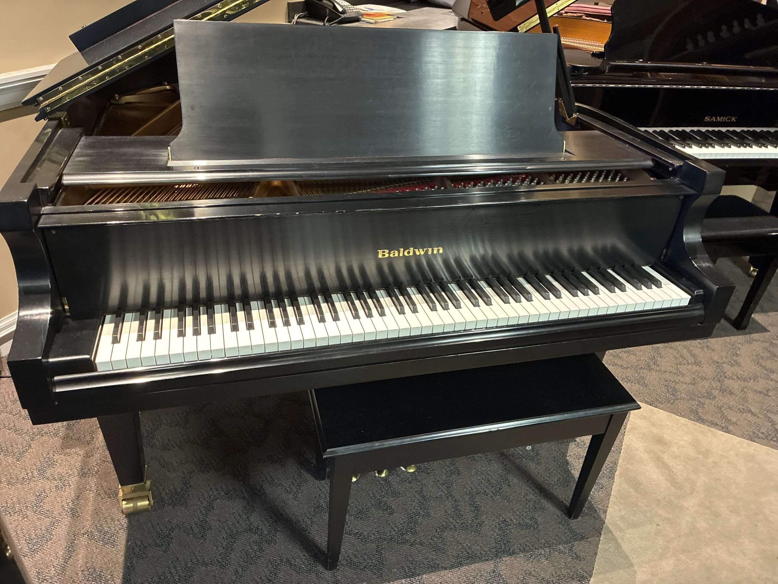 Baldwin Baby grand piano Model ‘M’ 5’ 2”,
Classic Ebony. Serial #332653