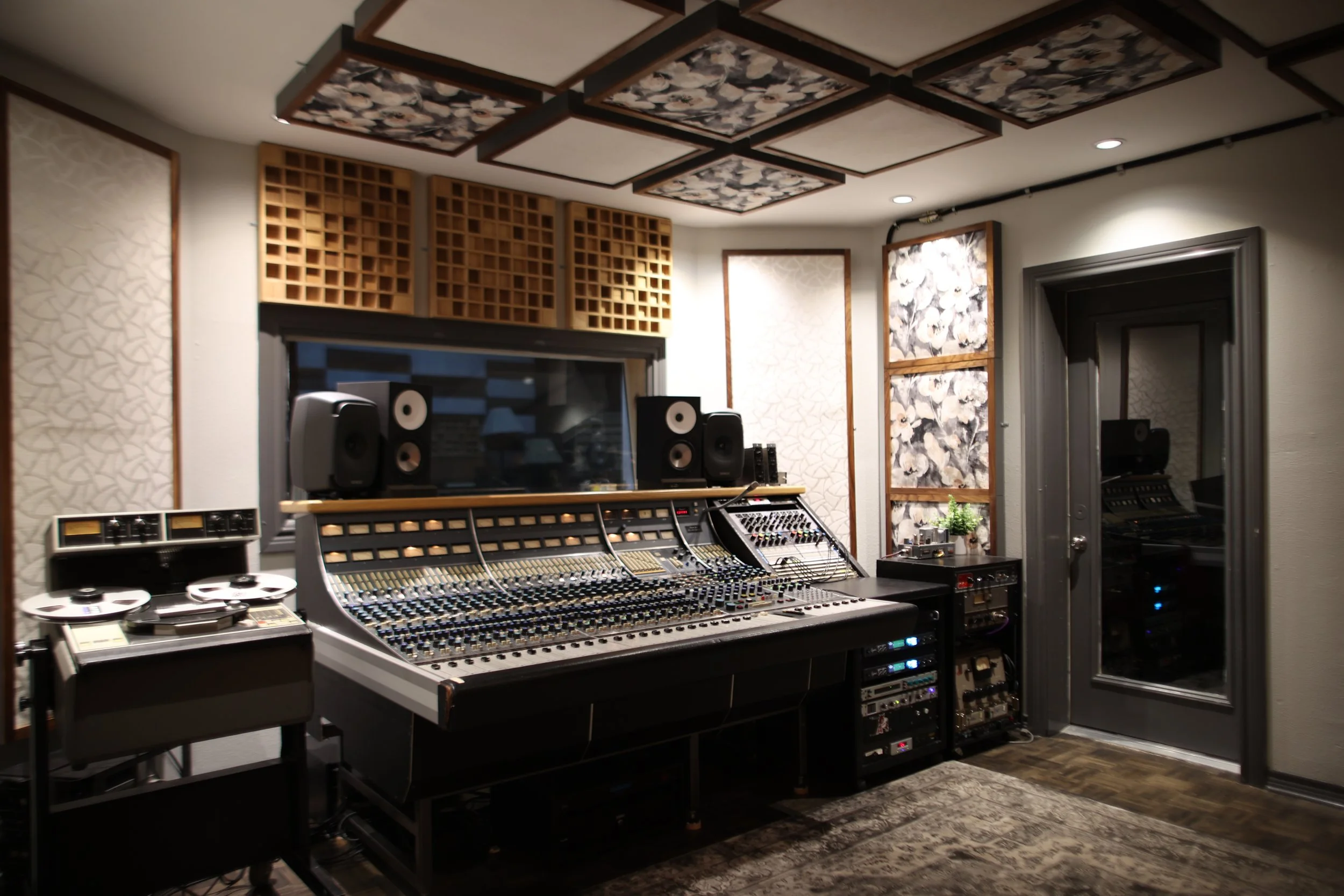 5th Street Studios analog recording studio in downtown Austin, Texas