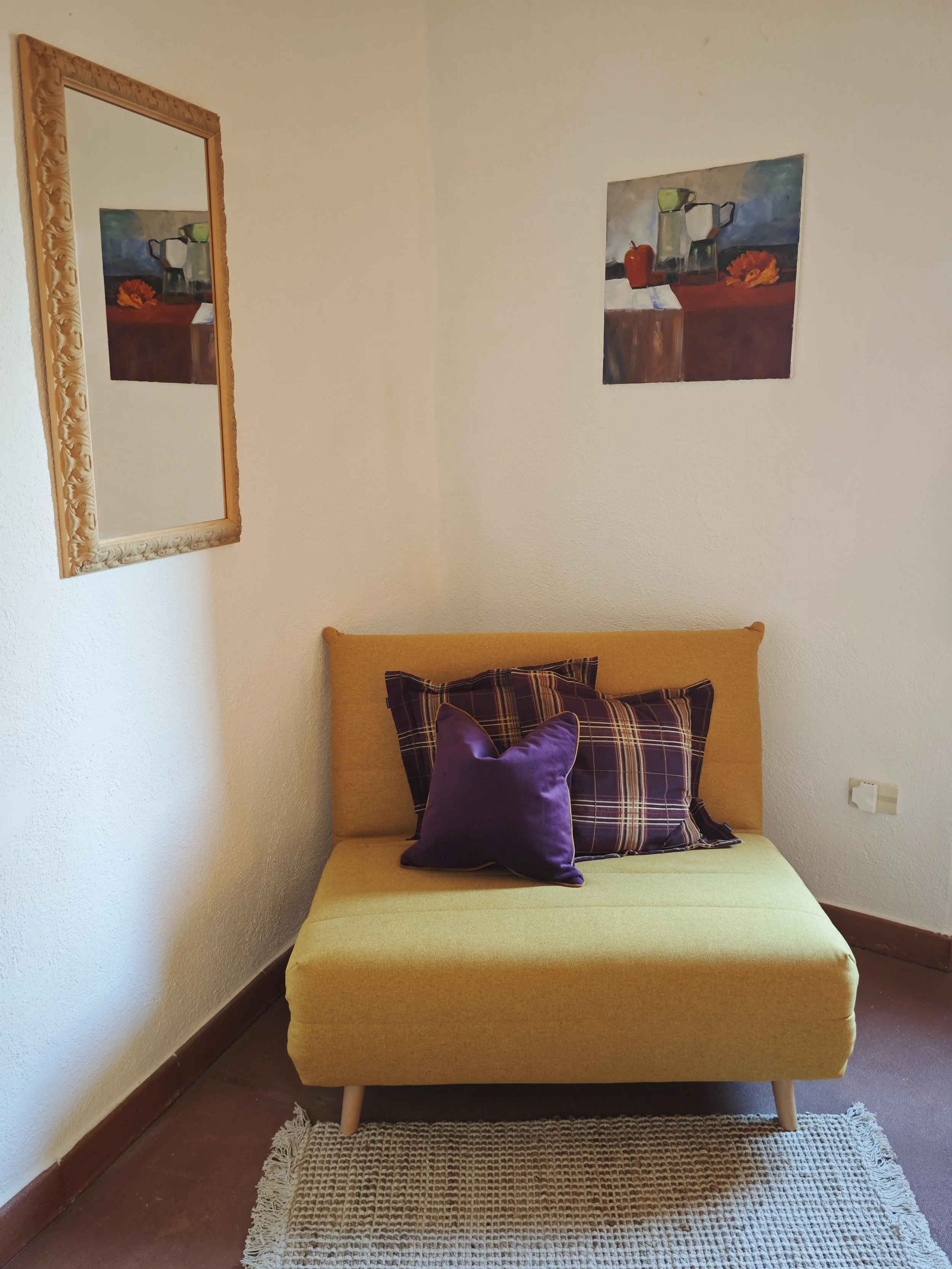 Bedroom sofa, Maremma