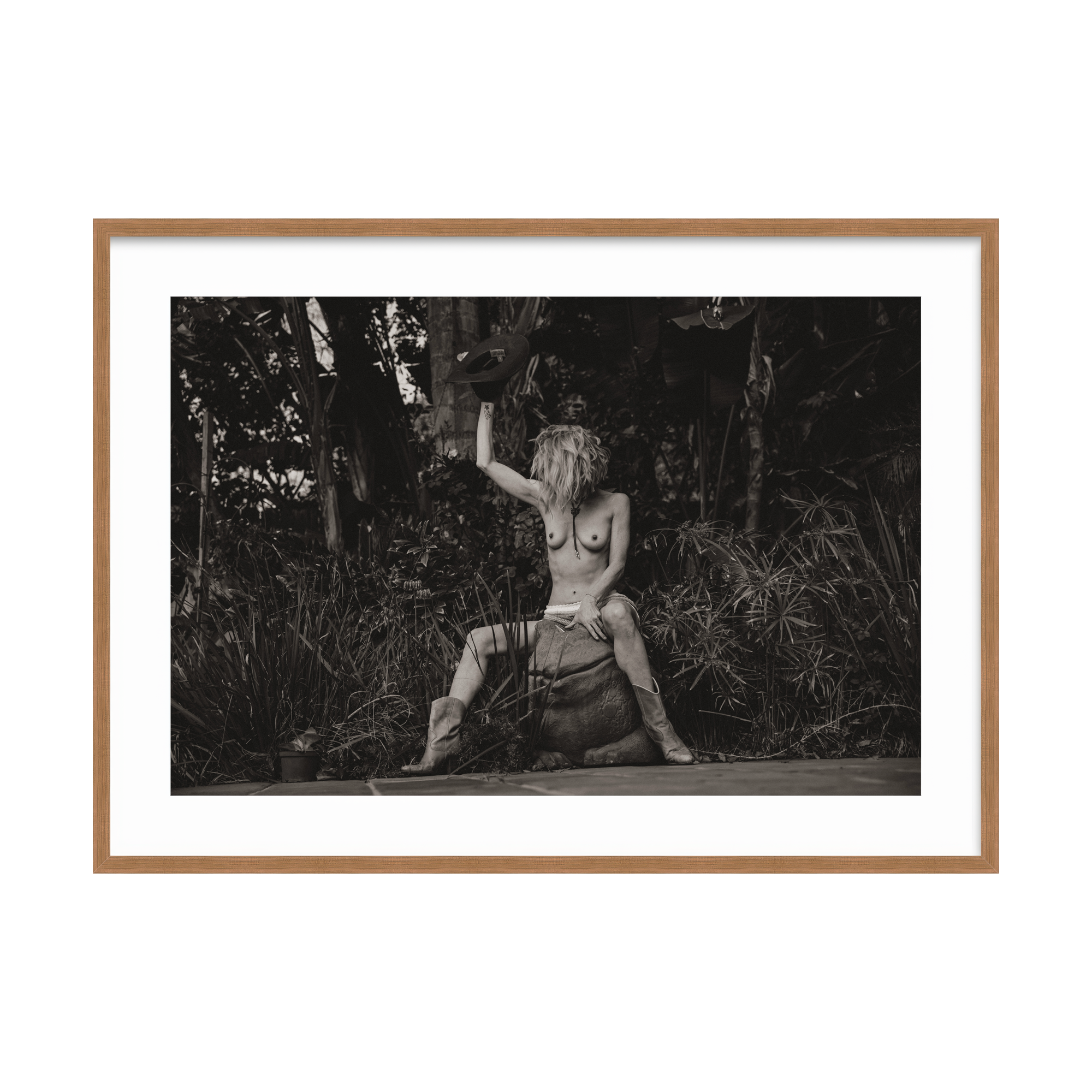 DSC02810 - BW - PNG - 2000x2000 Pixel Square - Frame 1200x1616 - Image 1375x917.png