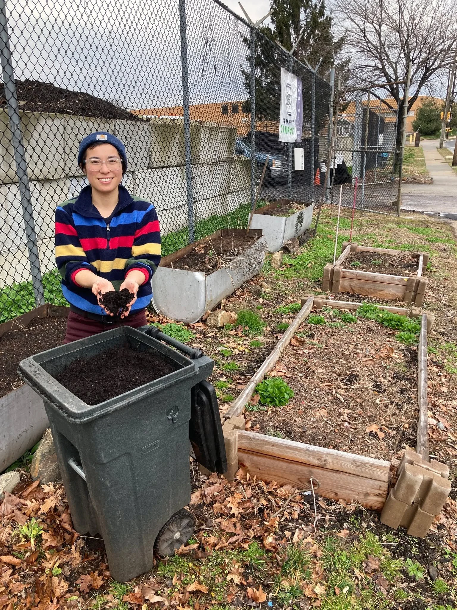 Starting #raisedbeds this year? 🌿 Our Raised Bed Mix is designed for healthy plants: 50% topsoil and 50% of our #compost for optimal growth.
 
Delivered straight to your door in convenient 30-gallon totes with wheels for easy handling, even in tight