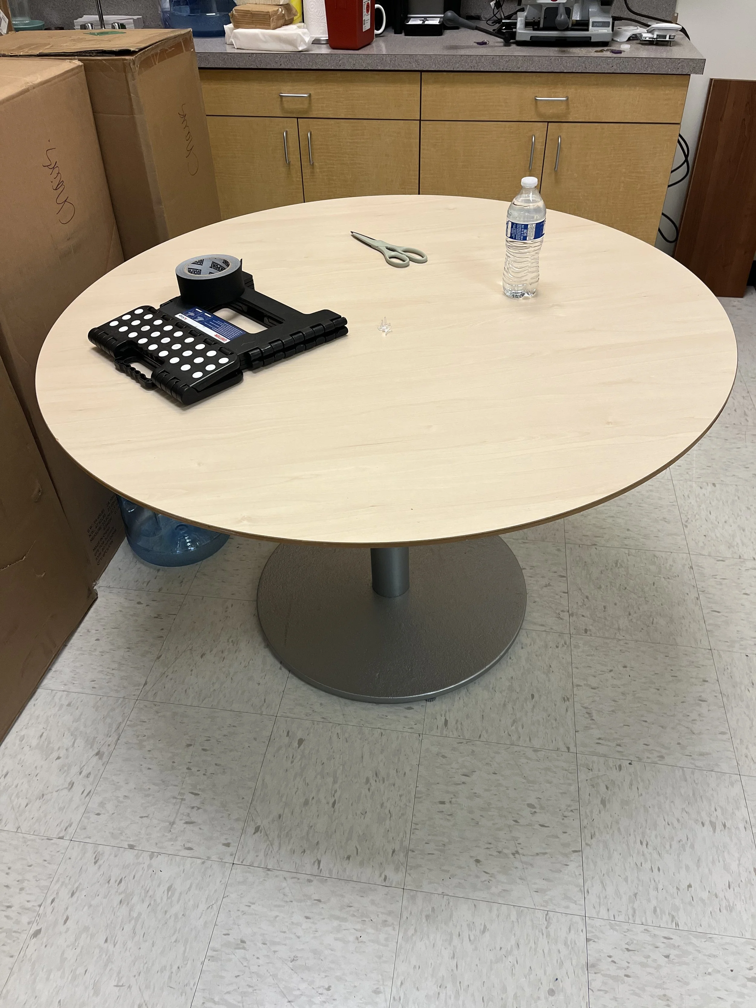 Round dining table.jpeg