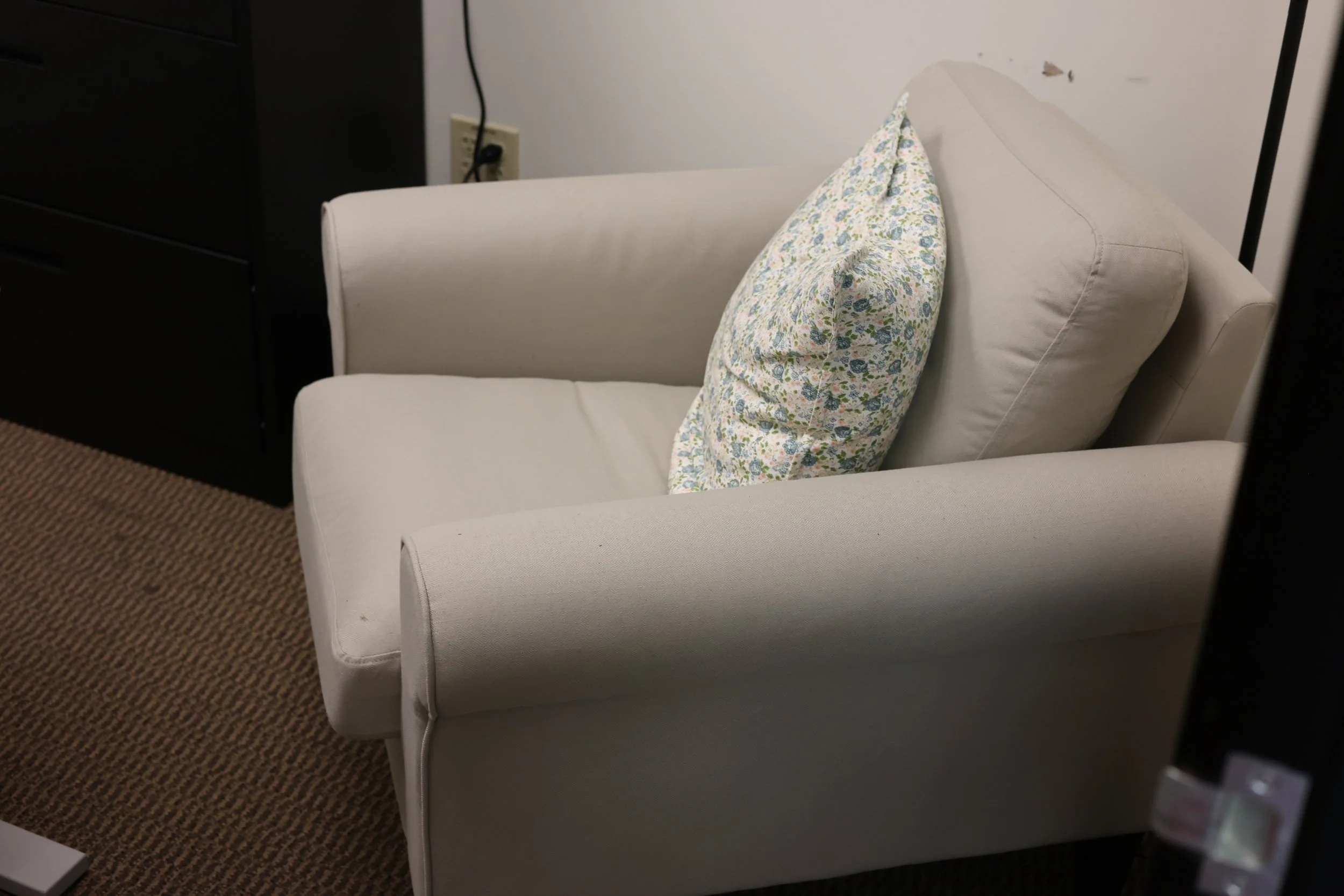 Armchair – Beige (IKEA GAMMALBYN)