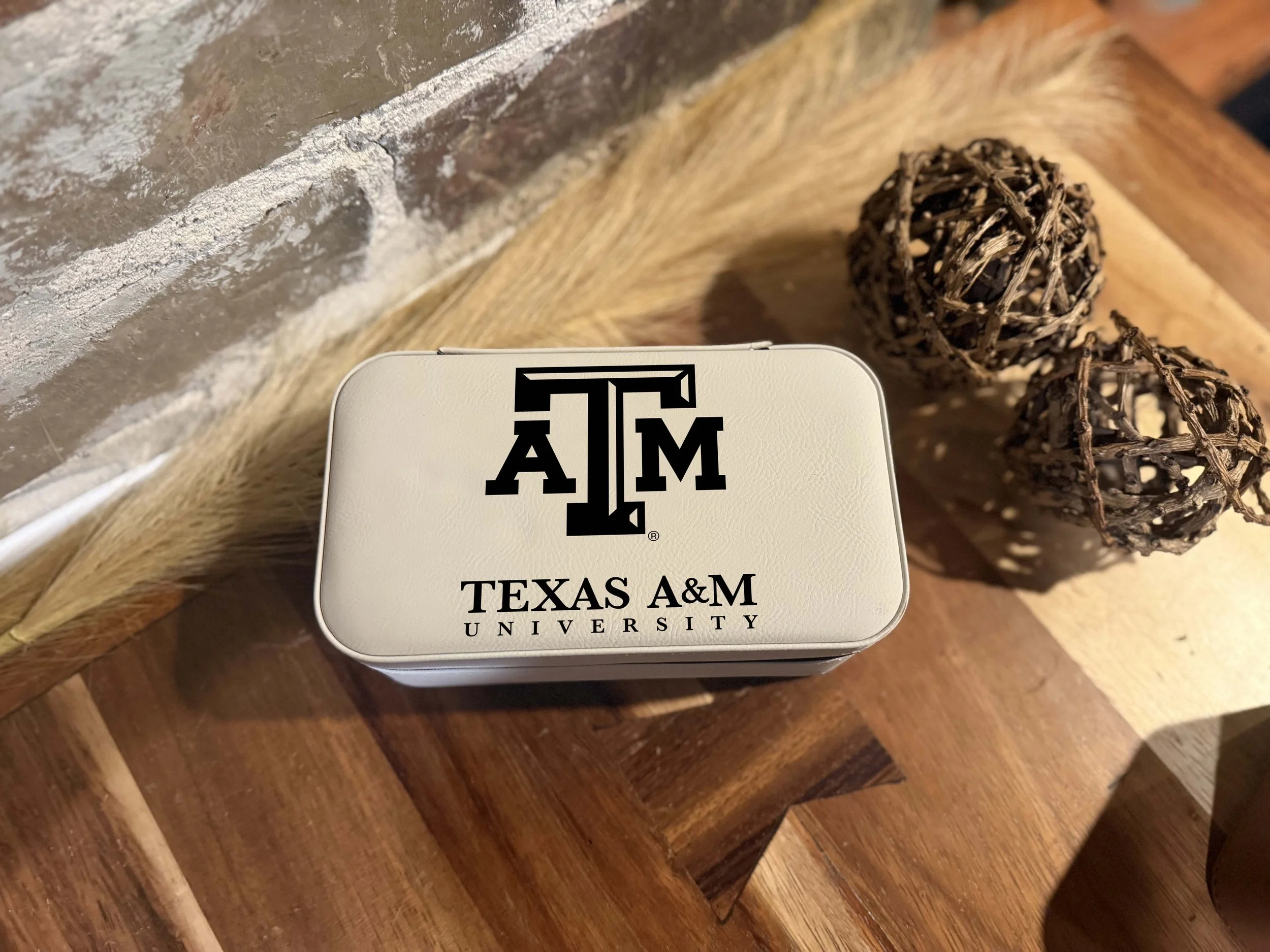 A&M 7 1/2 x 4 1/2 Travel Jewelry Box