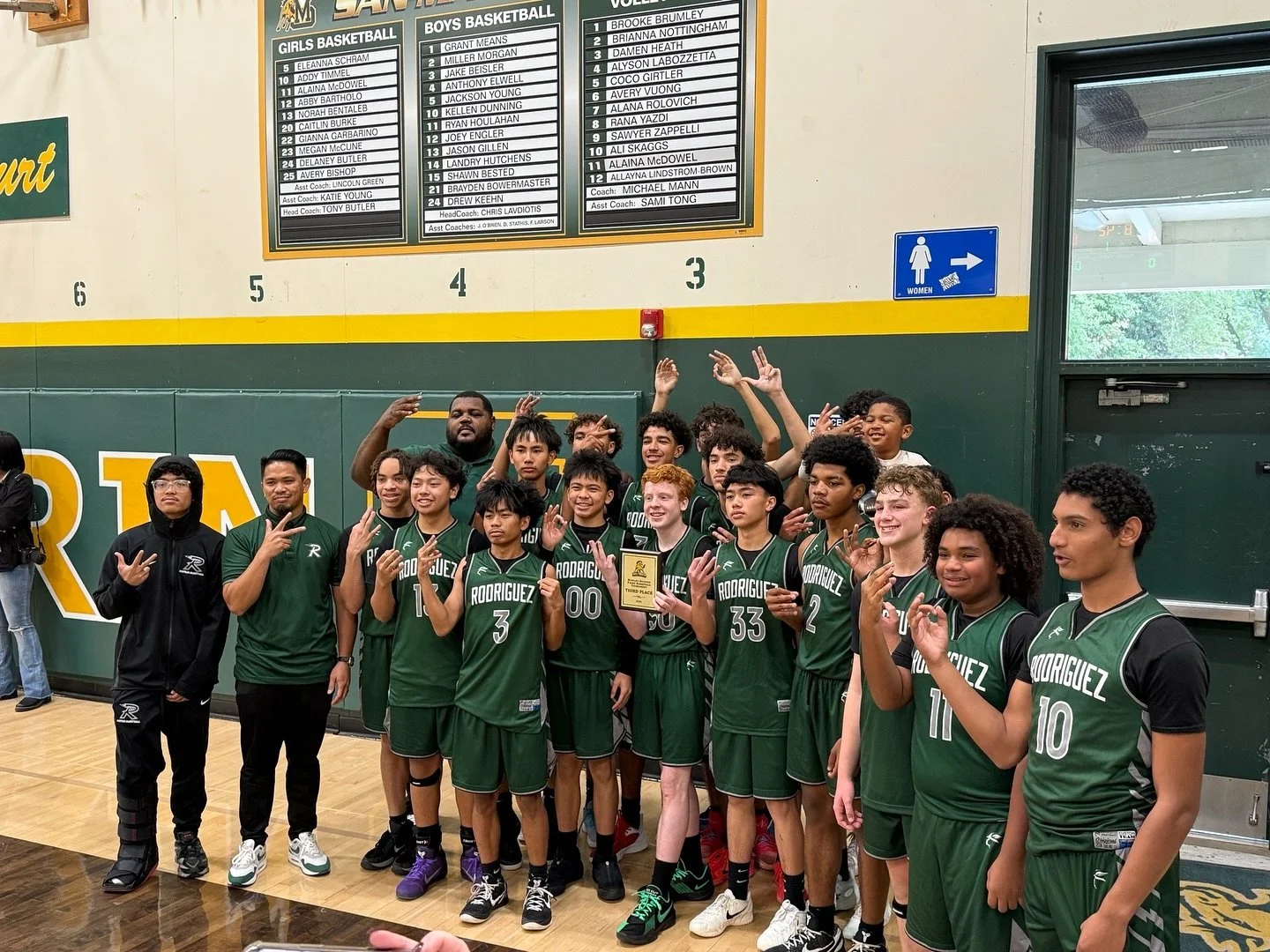Rodriguez Frosh just made a statement.
3rd place at San Marin.

Defense flying. Bench jumping. Culture building.
This group is different&hellip; and the season&rsquo;s only getting started.

We&rsquo;re on our way. 💚🏀

Drop a 🐎 if you&rsquo;re roc