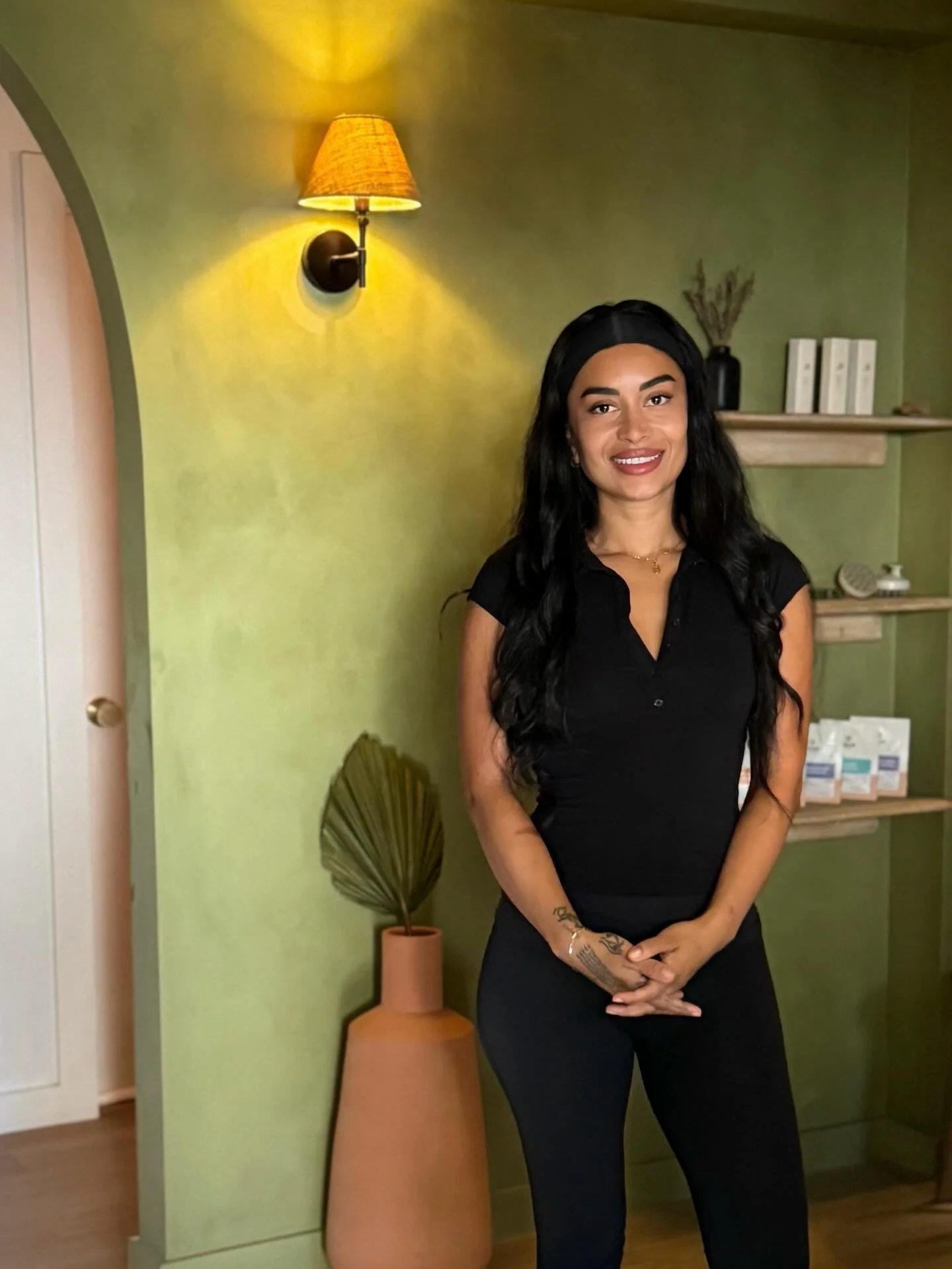 Introducing Mariela, one of the newest RMTs to join us at Terra. With a naturally firm pressure, she blends focused therapeutic techniques with myofascial and trigger-point work in a way that feels both precise and restorative.
For anyone dealing wi