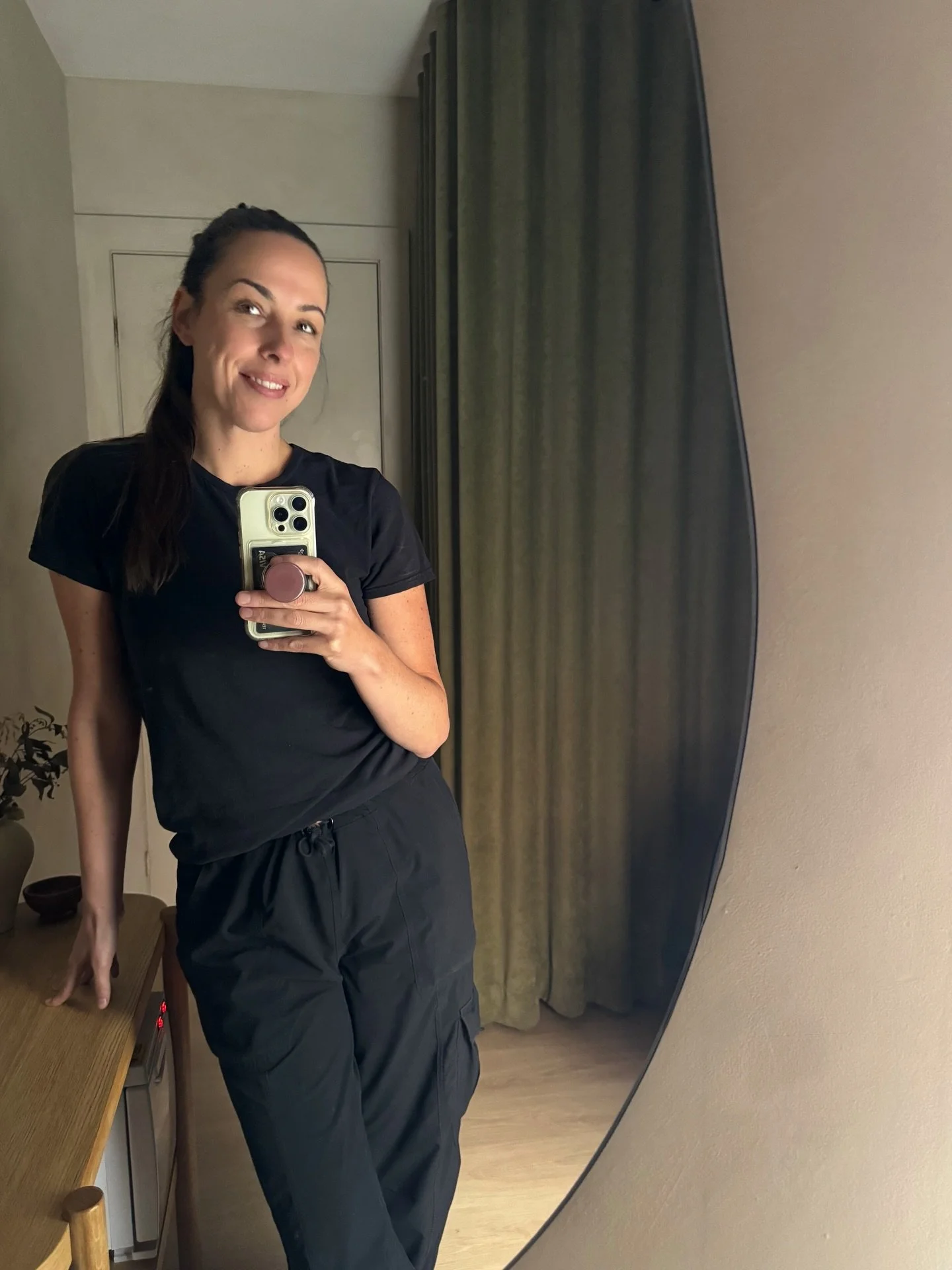 A moment with our co-founder and lead RMT, @melissa.lesic.

Swipe to learn why she started Terra, what about the work still moves her, and the treatment she swears by.
