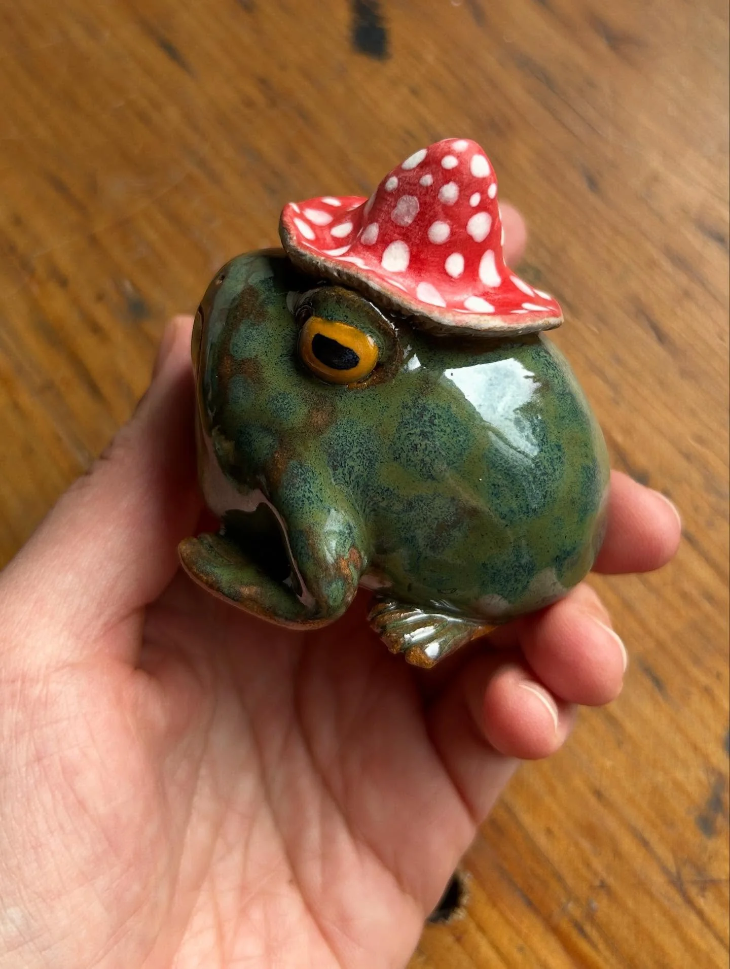 The sun came out for about 5mins &amp; I ran to snap some photos of a few critters &amp; cups that came out of the kiln today! I&rsquo;m absolutely in love with this batch (looking forward to sharing more once these clouds scamper off, hopefully tomo