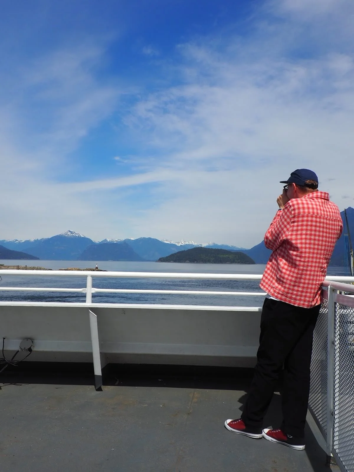 Ok! Here&rsquo;s the final Vancouver post (I promise): to/at/from Bowen Island (+ a couple shots from the Richmond Night Market near our airport hotel) vertical edition! This trip was so full of wonderful things and I&rsquo;m in full ocean/mountain/s