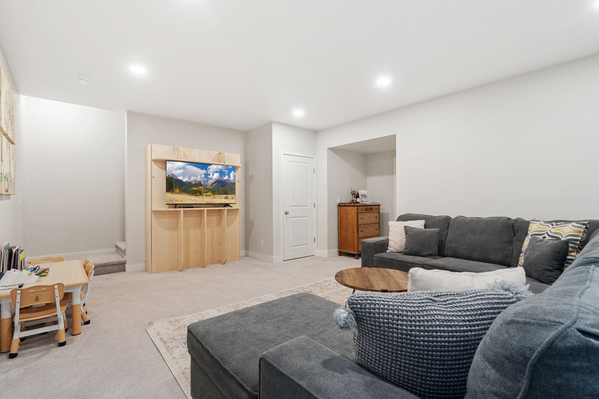 23-web-or-mls-5199 Beckworth St 23.jpg