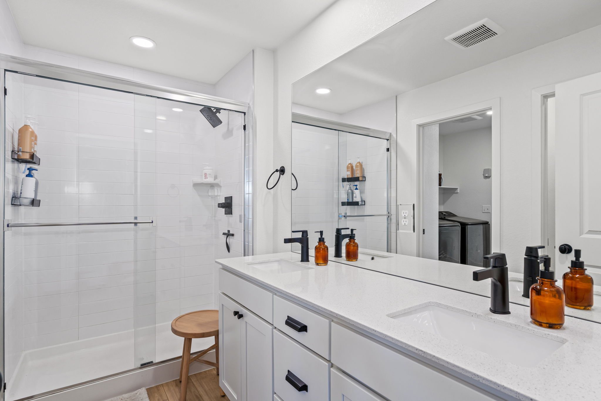 18-web-or-mls-5082 Brule Dr 19.jpg