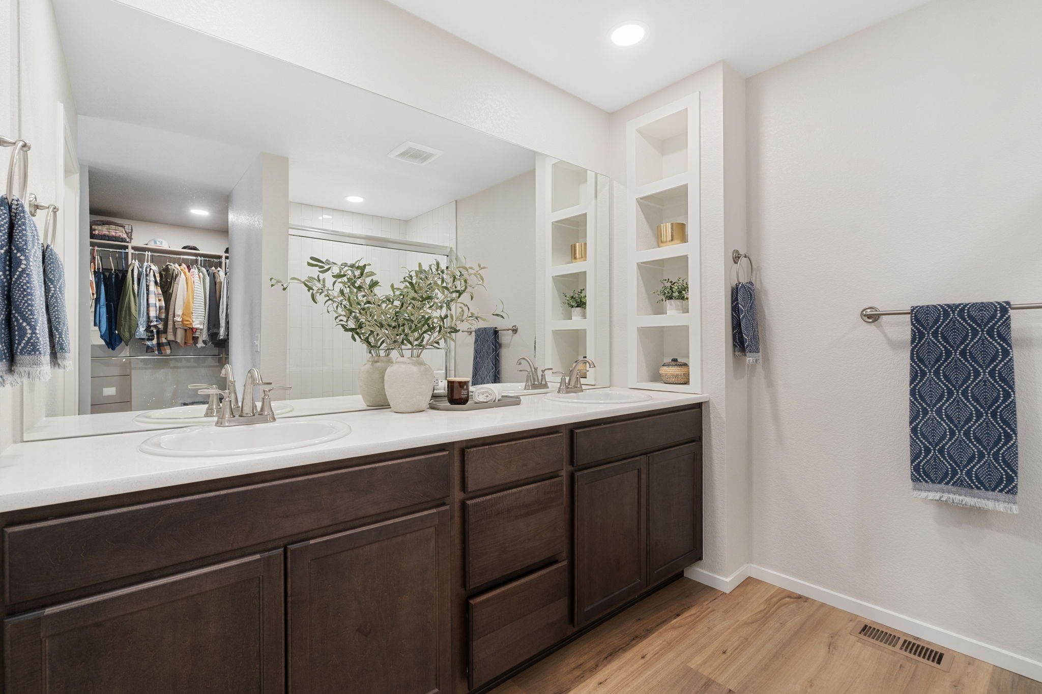 16-web-or-mls-5199 Beckworth St 16.jpg