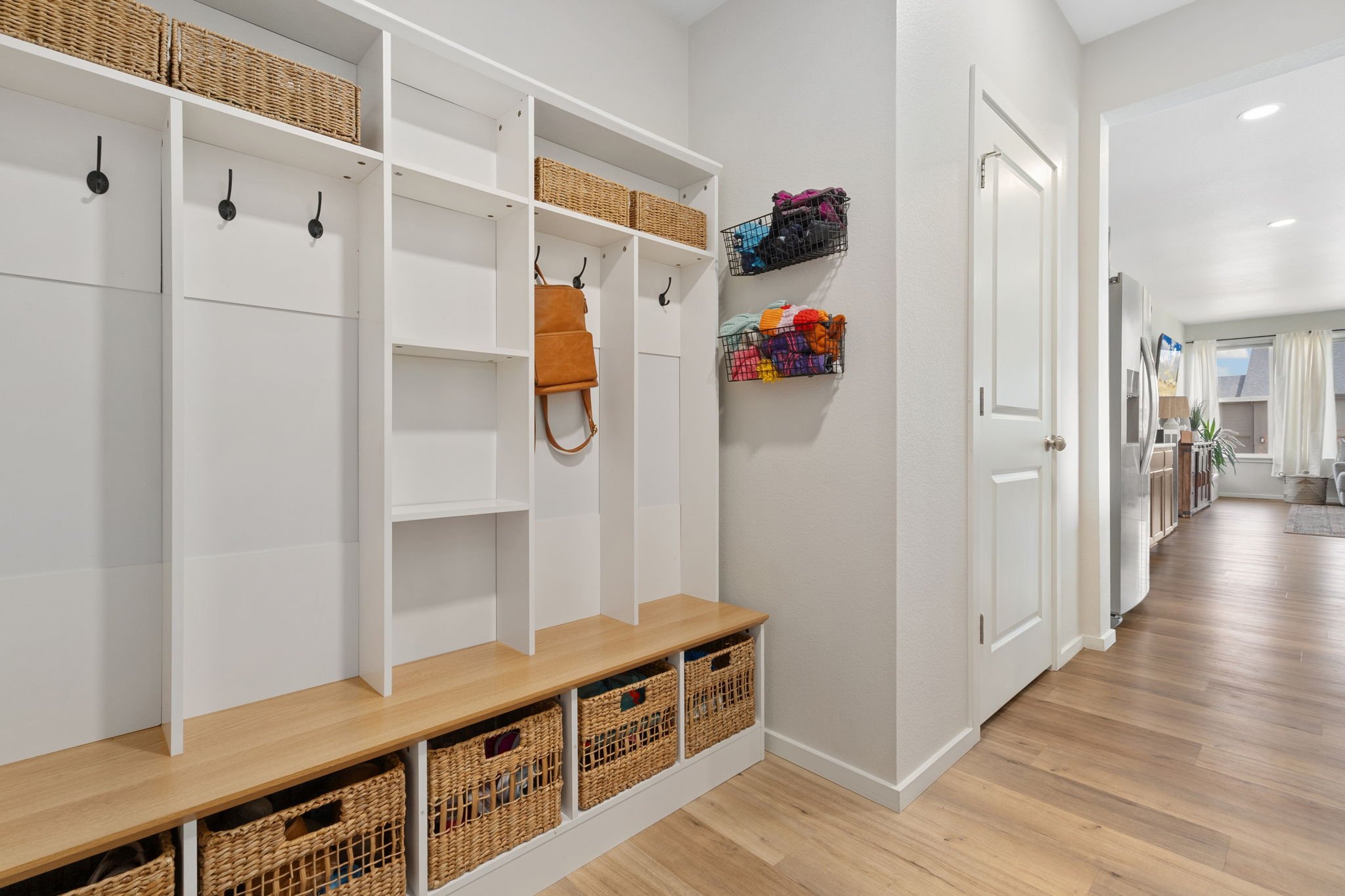 10-web-or-mls-5199 Beckworth St 10.jpg